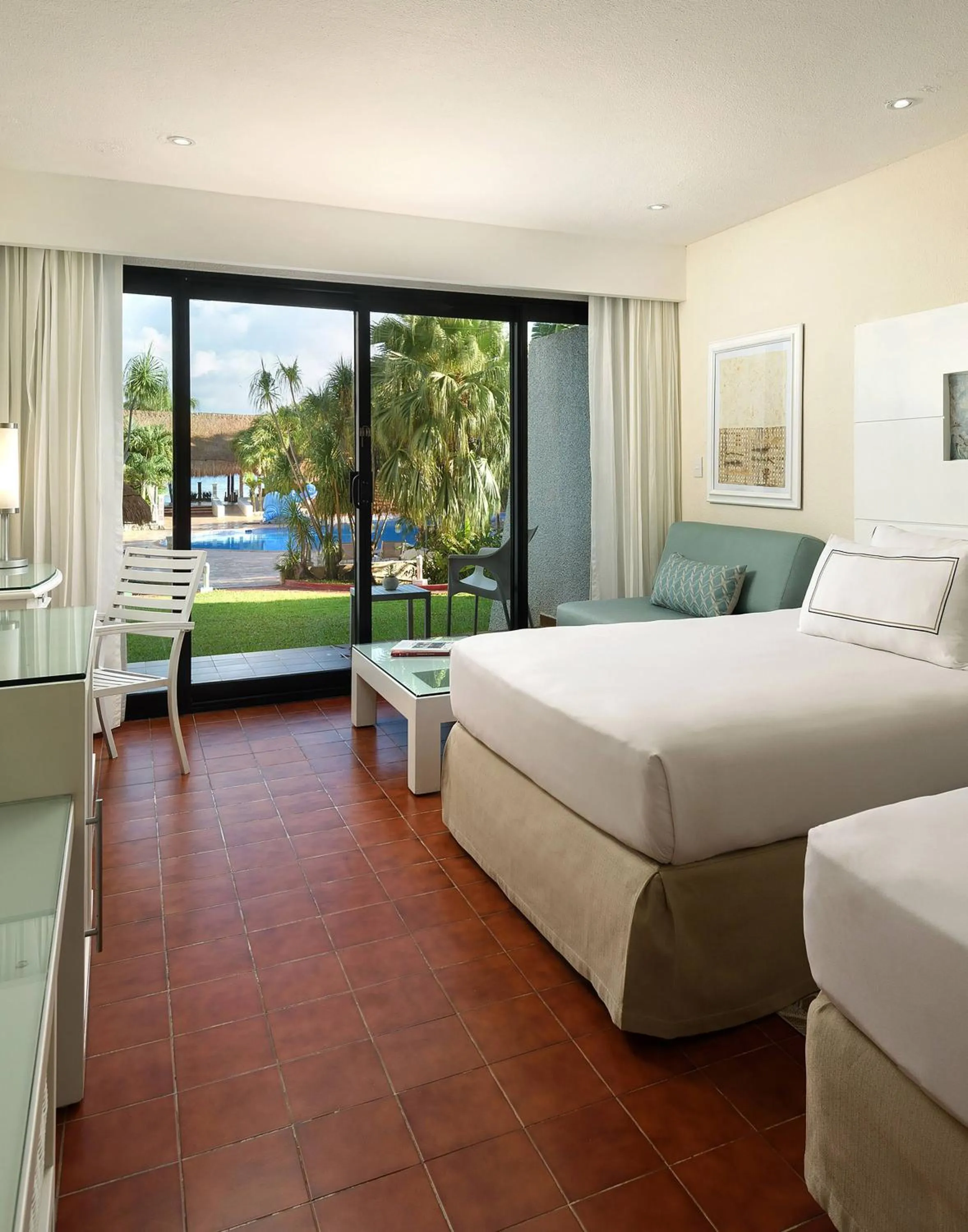 Property building, Bed in Meliá Cozumel - All Inclusive