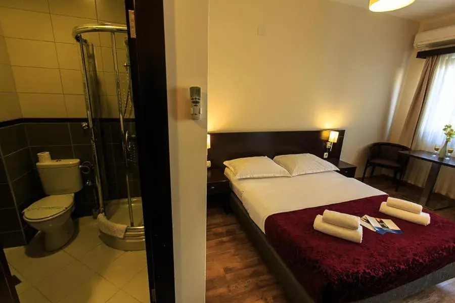 Double Room in Lucic Rooms & Suites Double Room in Lucic Rooms & Suites