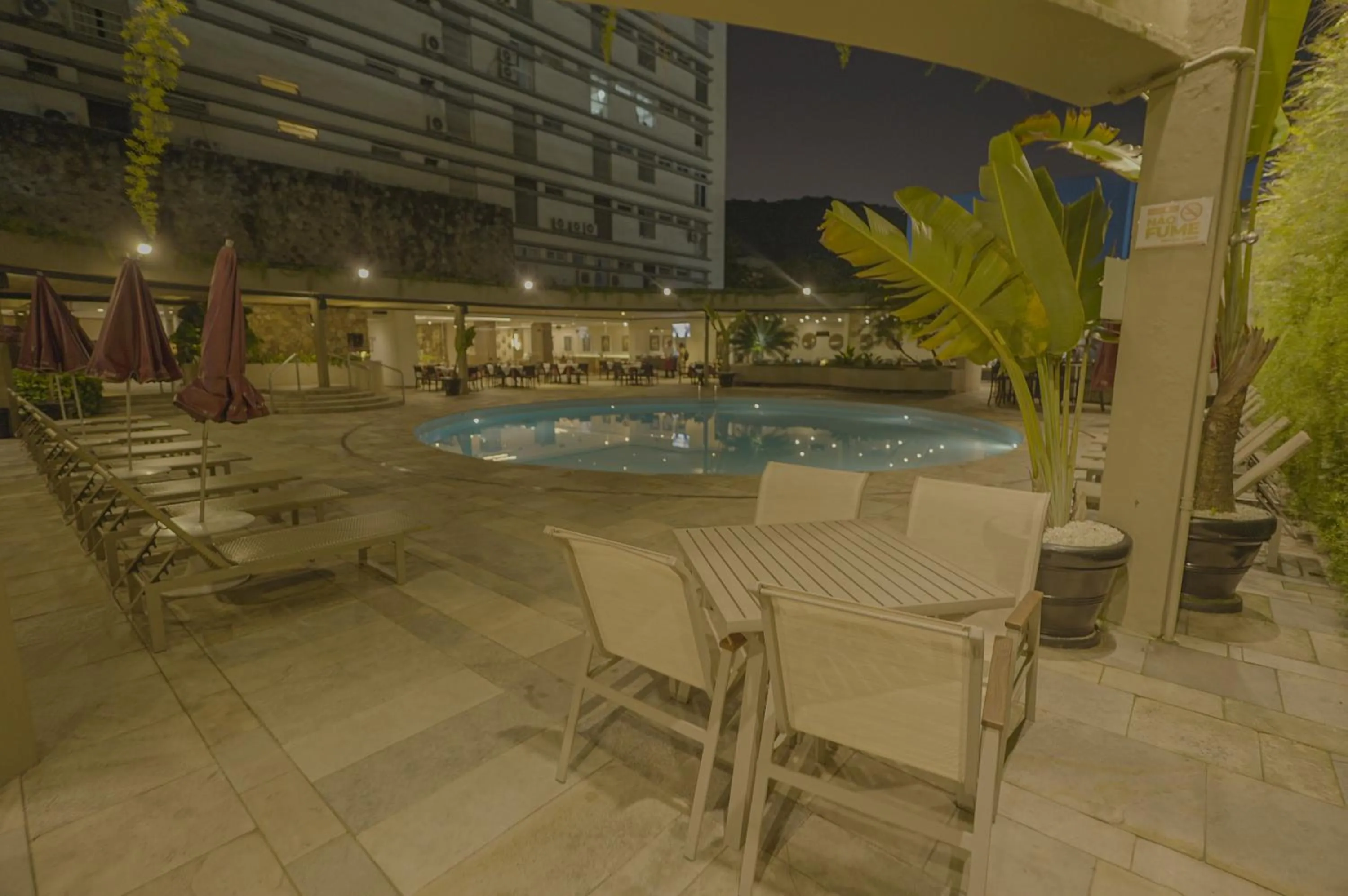 Night in Ferraretto Guarujá Hotel & Spa