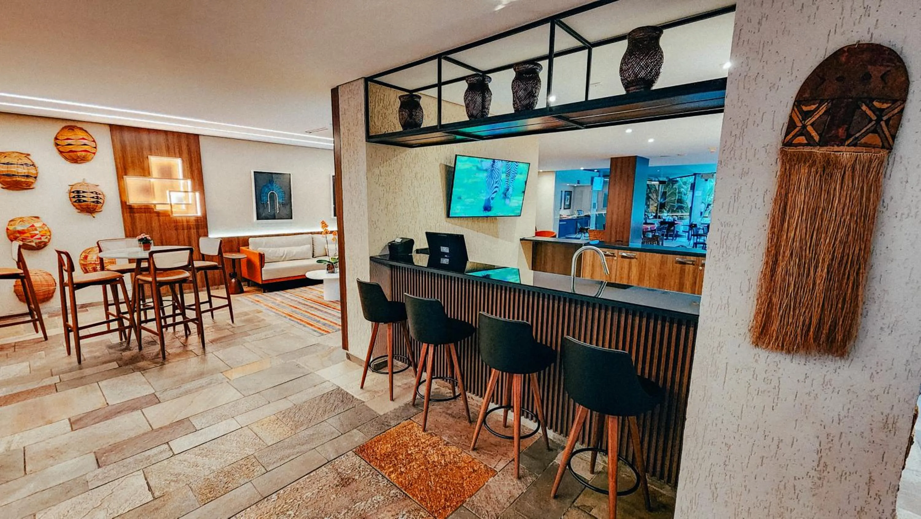 TV and multimedia in Ferraretto Guarujá Hotel & Spa