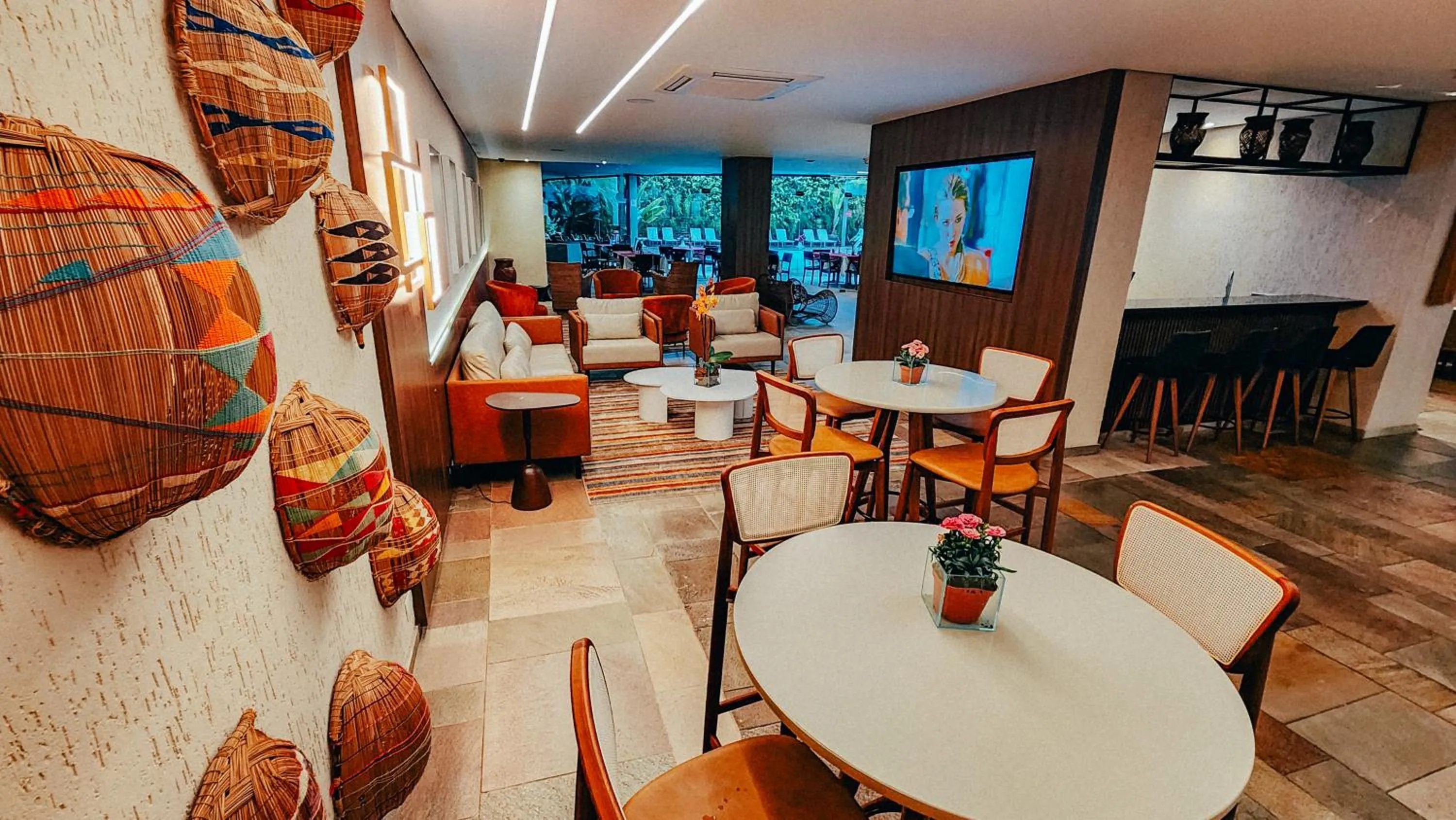 TV and multimedia in Ferraretto Guarujá Hotel & Spa