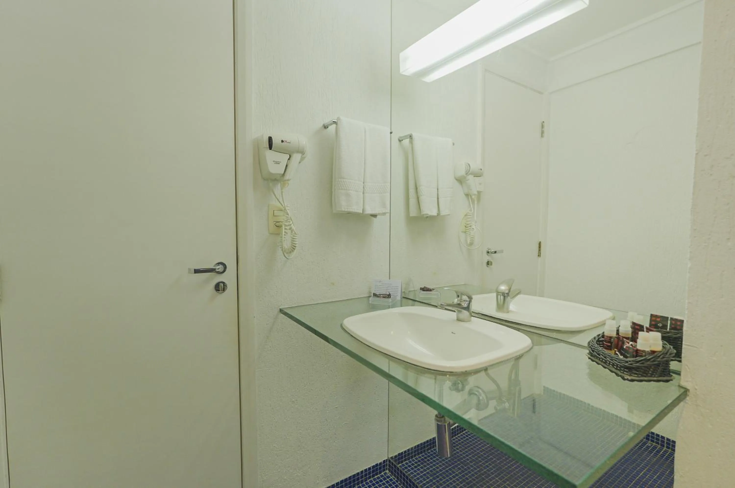 Bathroom in Ferraretto Guarujá Hotel & Spa