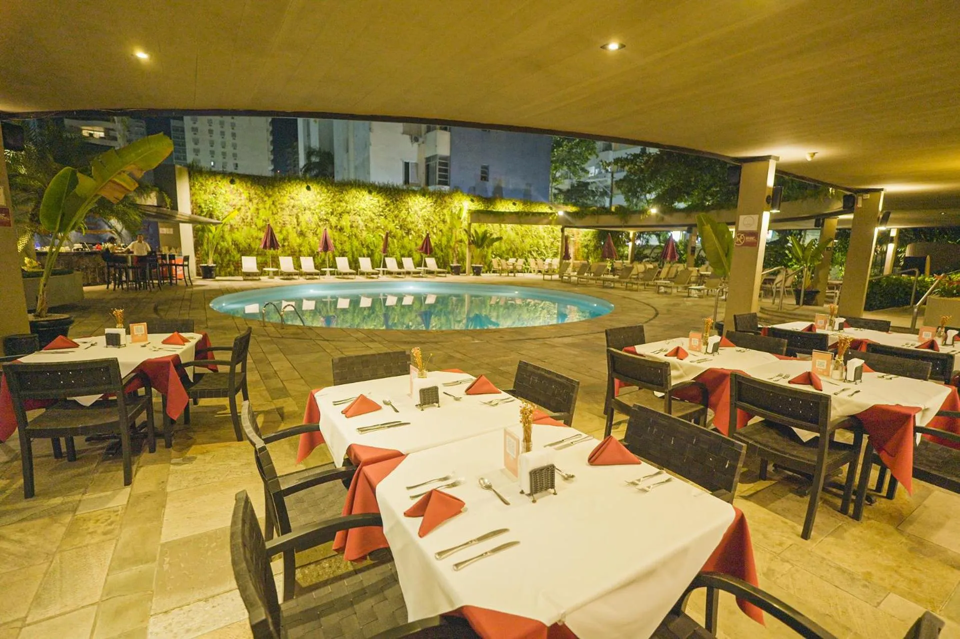 Restaurant/places to eat in Ferraretto Guarujá Hotel & Spa