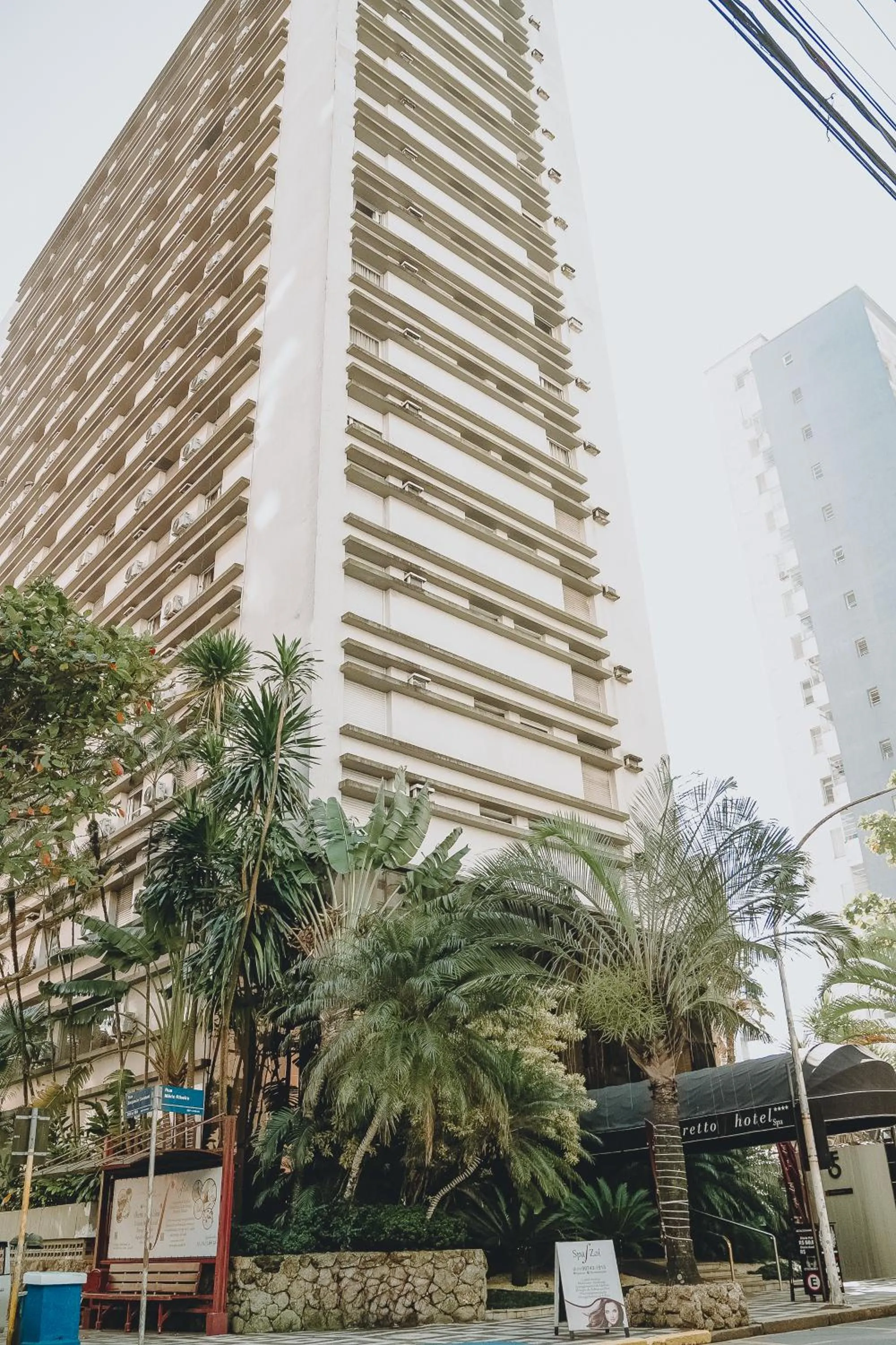 Property building in Ferraretto Guarujá Hotel & Spa