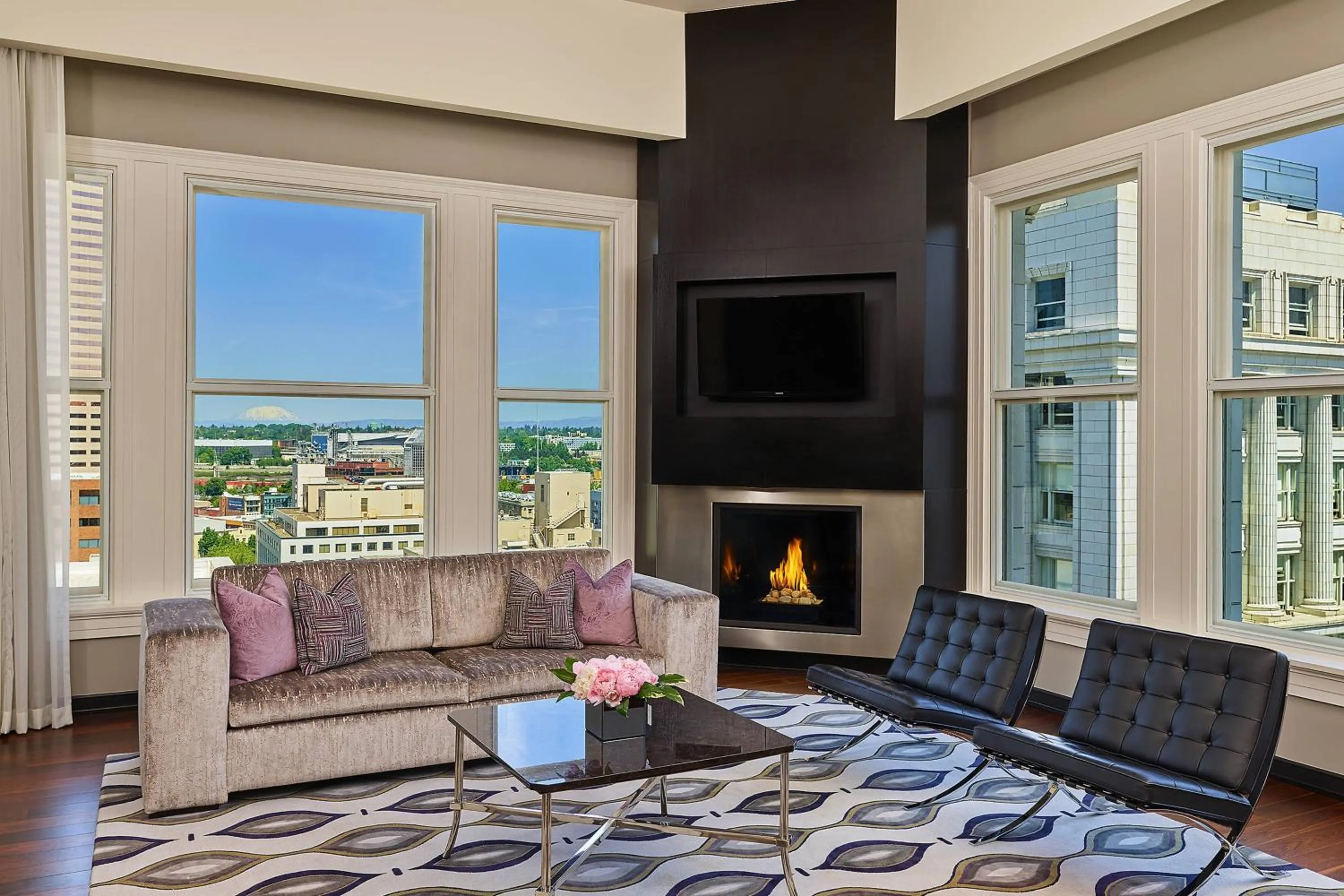 Living room in The Nines, a Luxury Collection Hotel, Portland