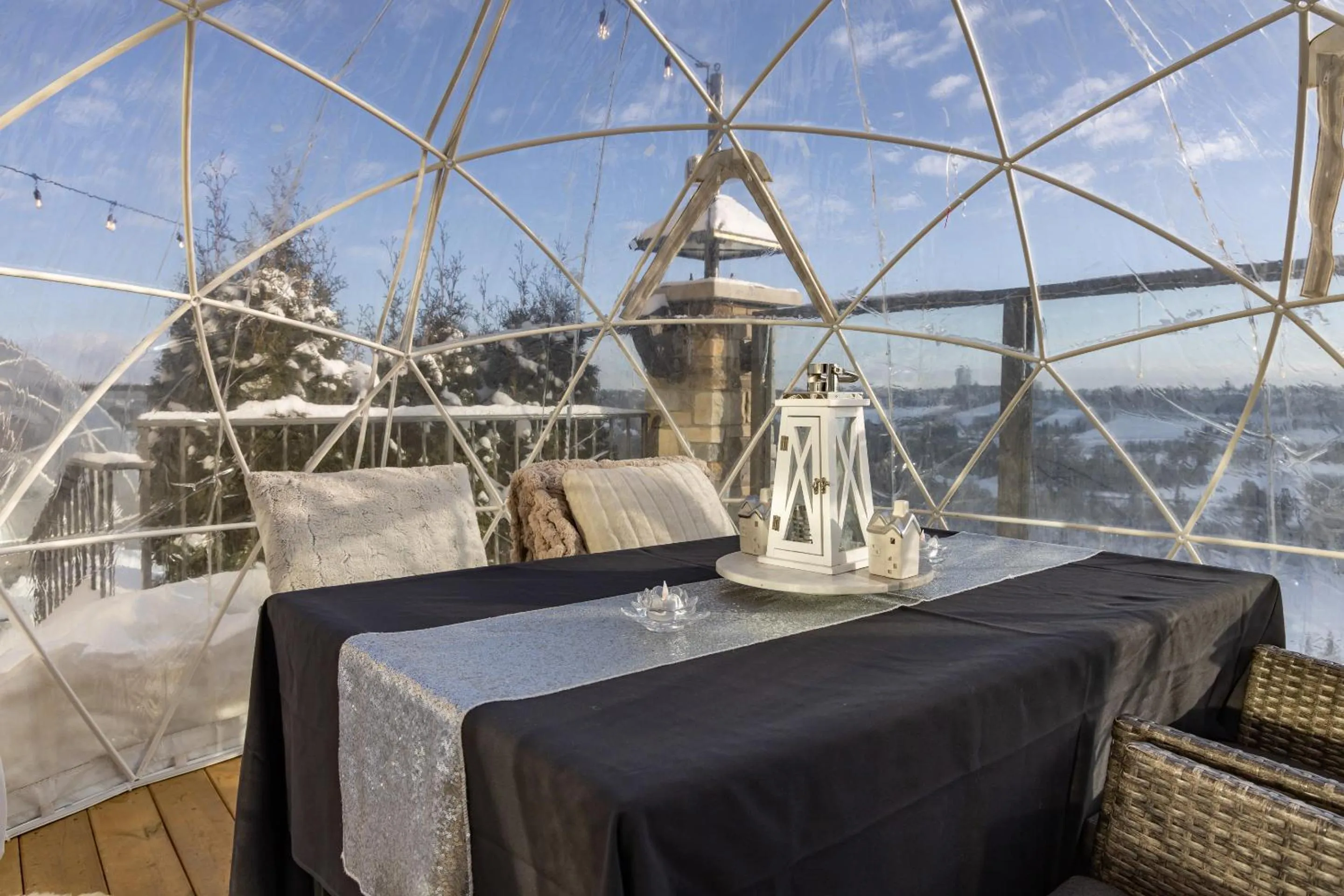 Restaurant/places to eat in Courtyard by Marriott Edmonton Downtown