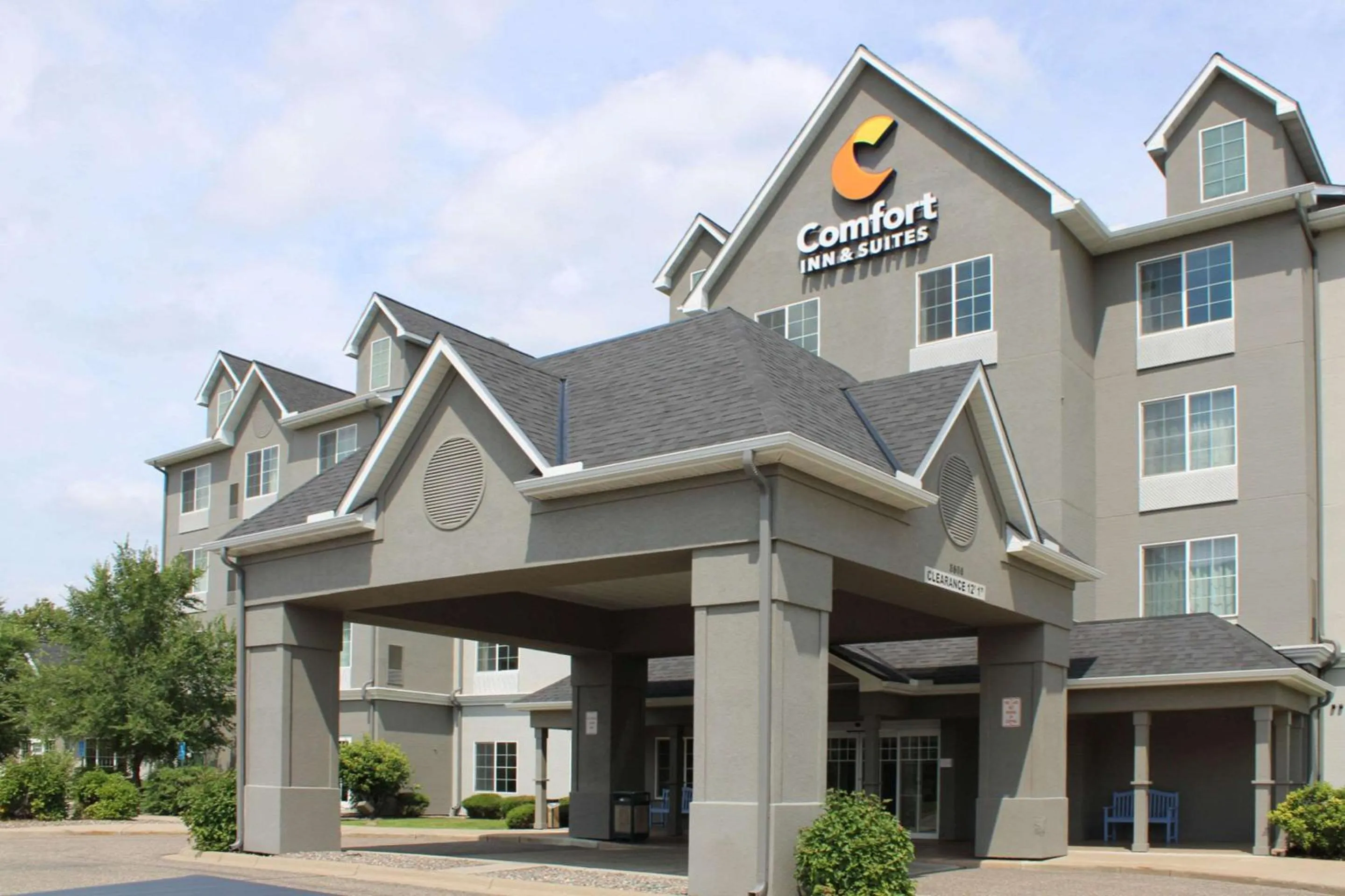 Property building in Comfort Inn & Suites St Paul Northeast