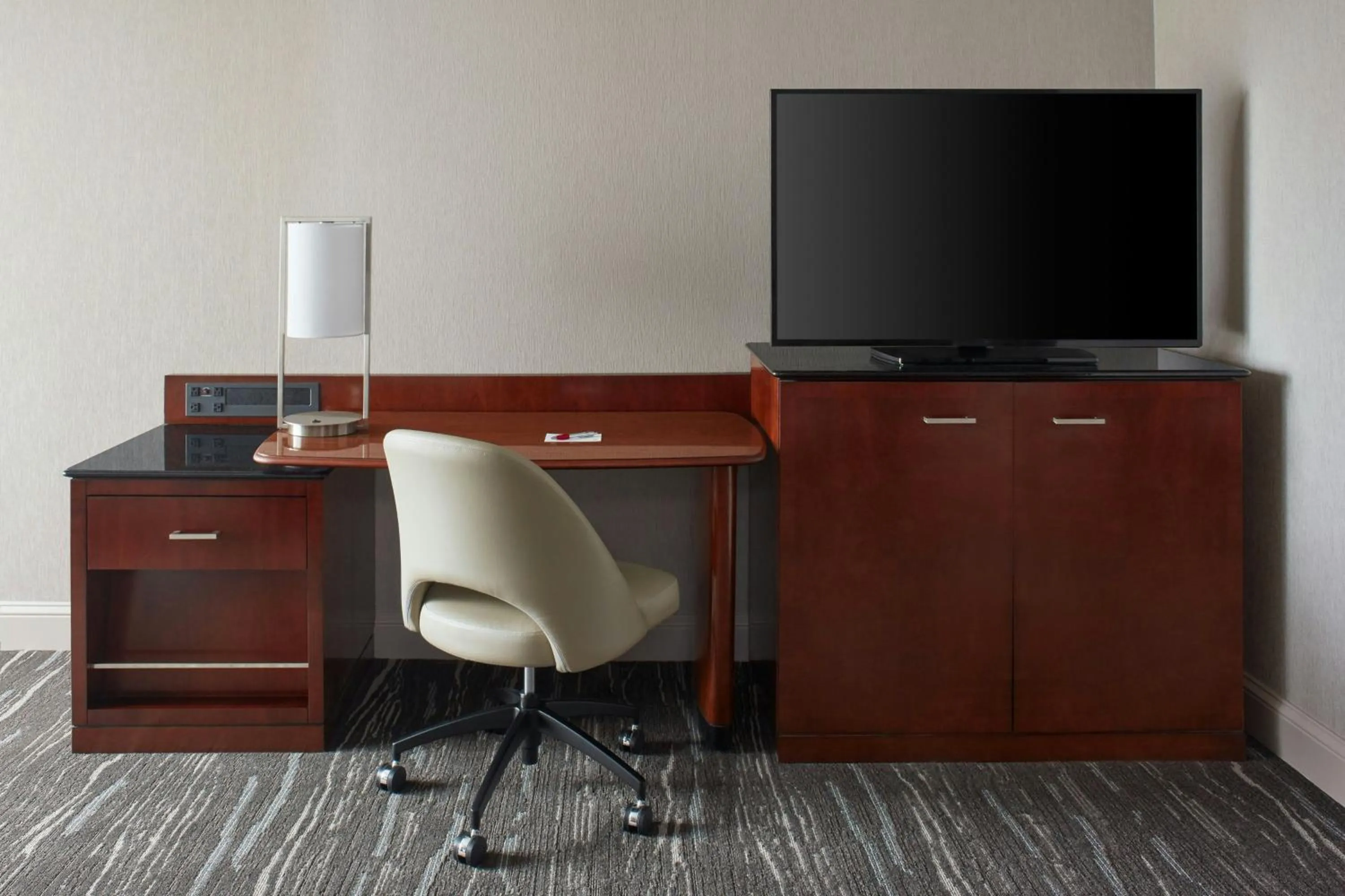 Photo of the whole room in Halifax Marriott Harbourfront Hotel