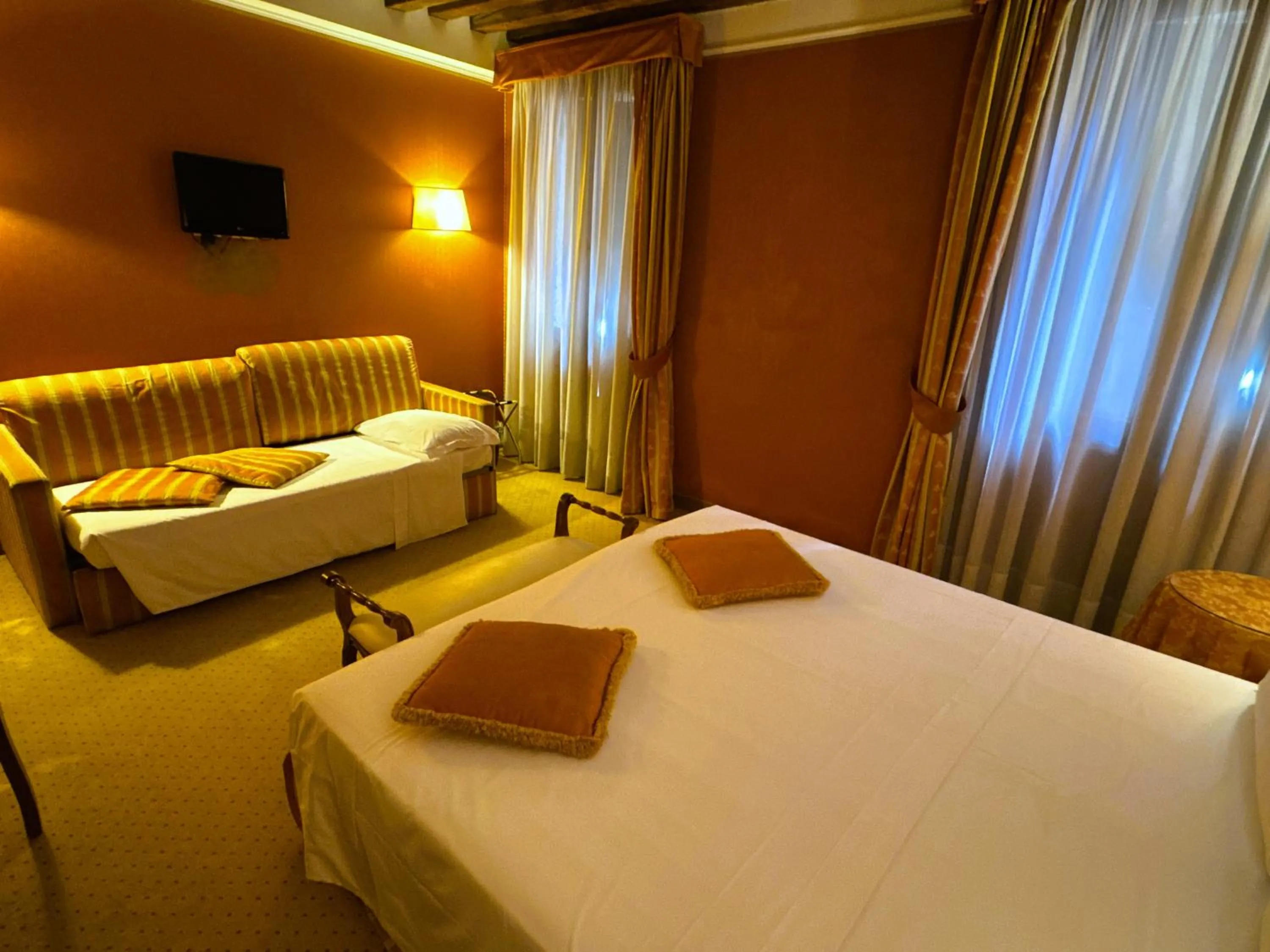 Photo of the whole room, Bed in Hotel Corte Contarina
