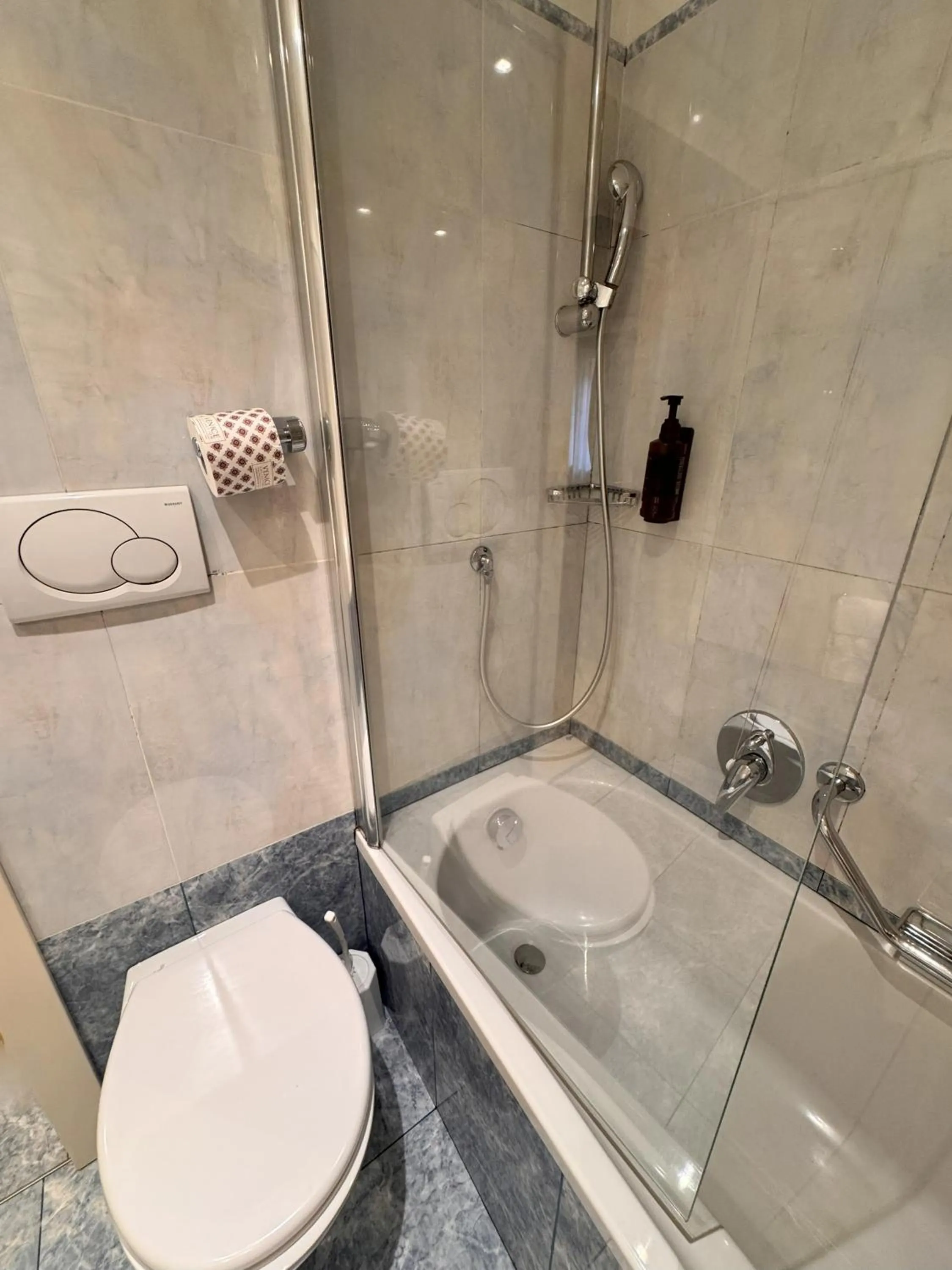 Shower in Hotel Corte Contarina