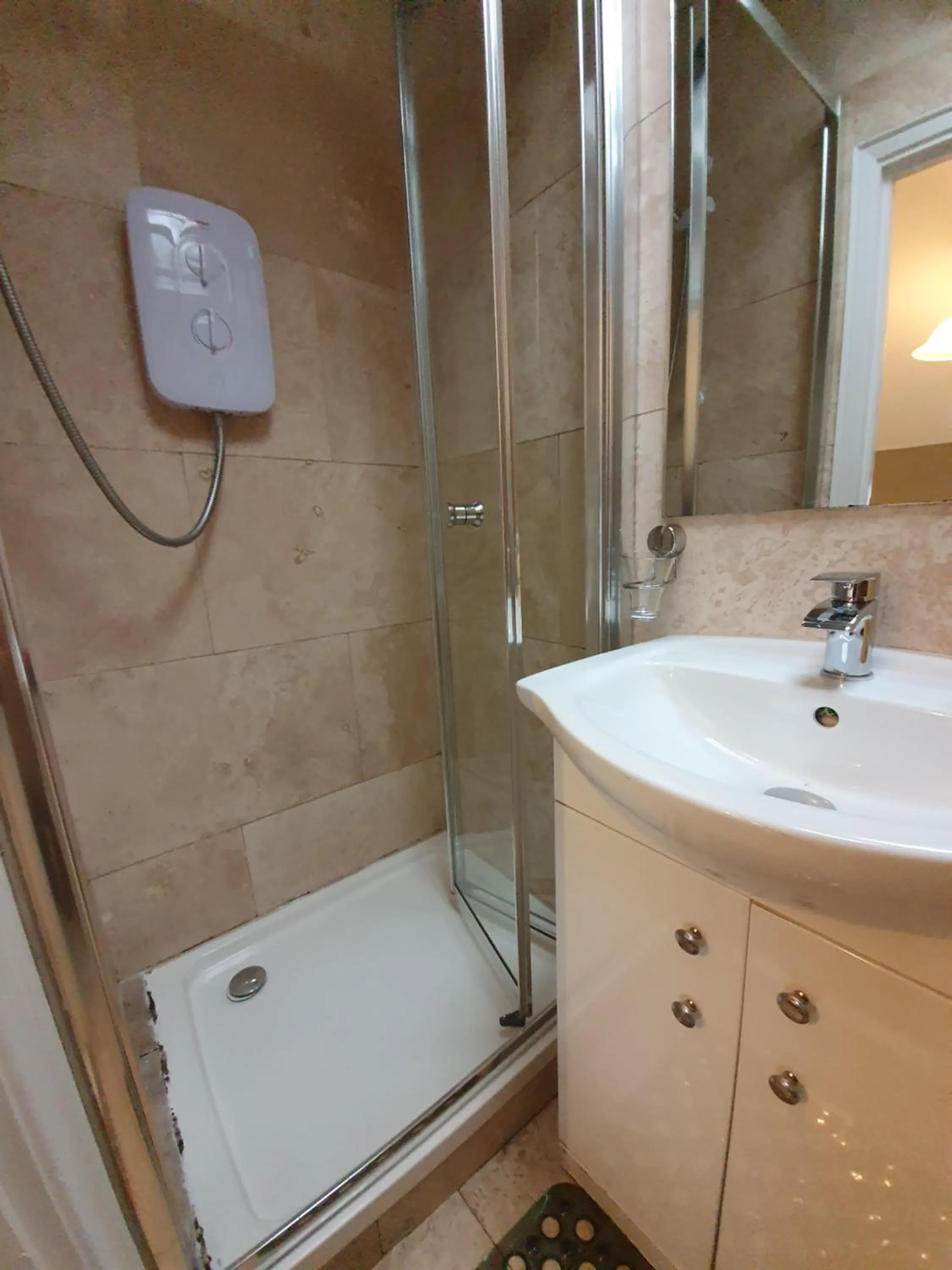 Bathroom in Belgravia Rooms Hotel