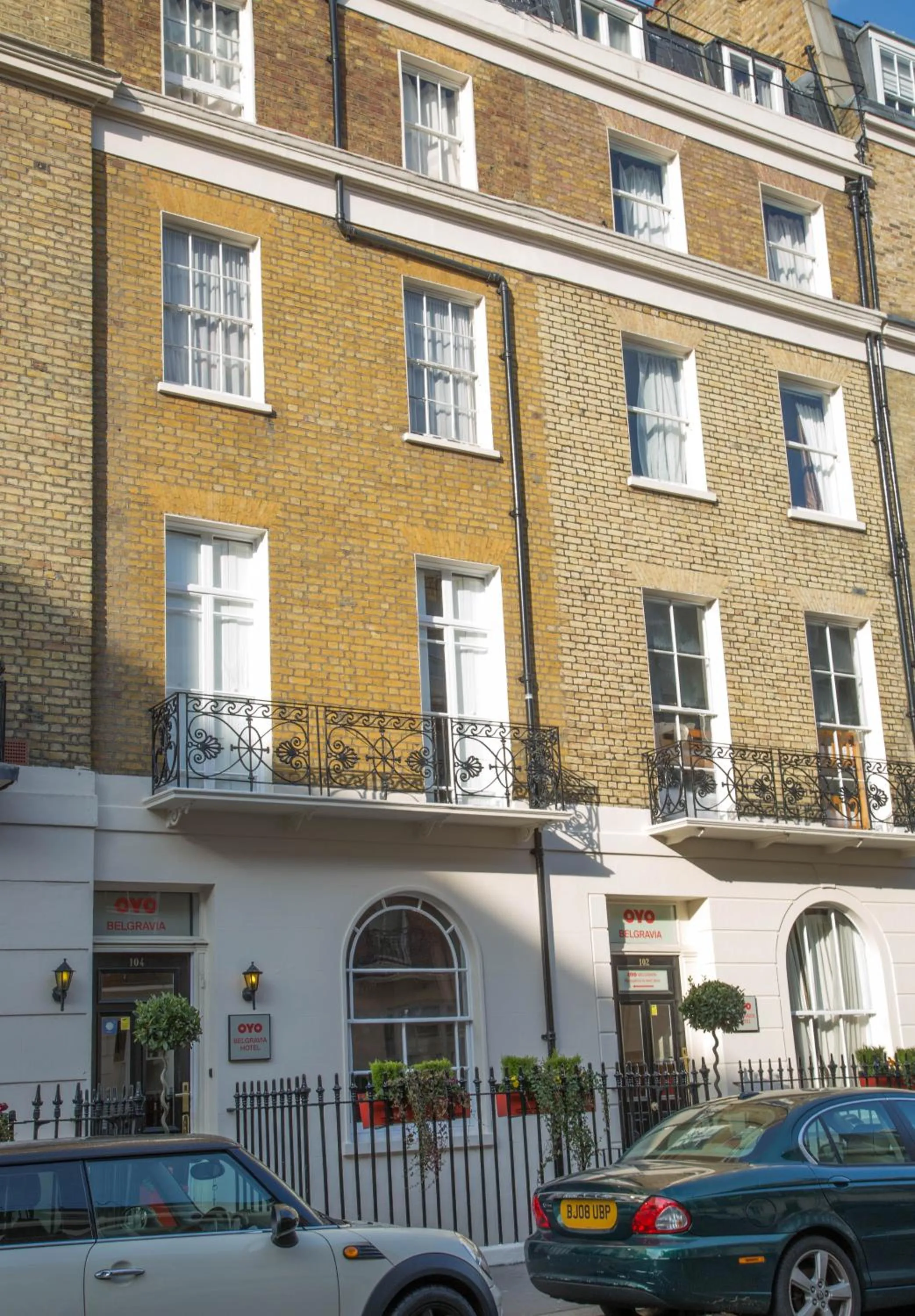 Facade/entrance in Belgravia Rooms Hotel