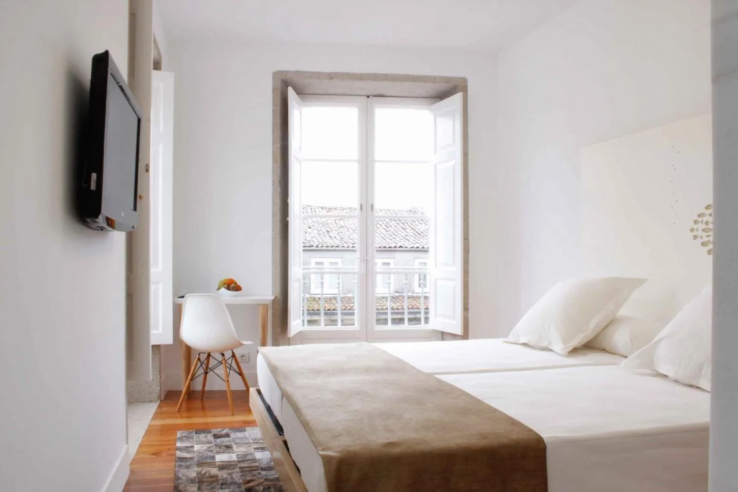 Photo of the whole room, Bed in Hotel Pazo de Altamira