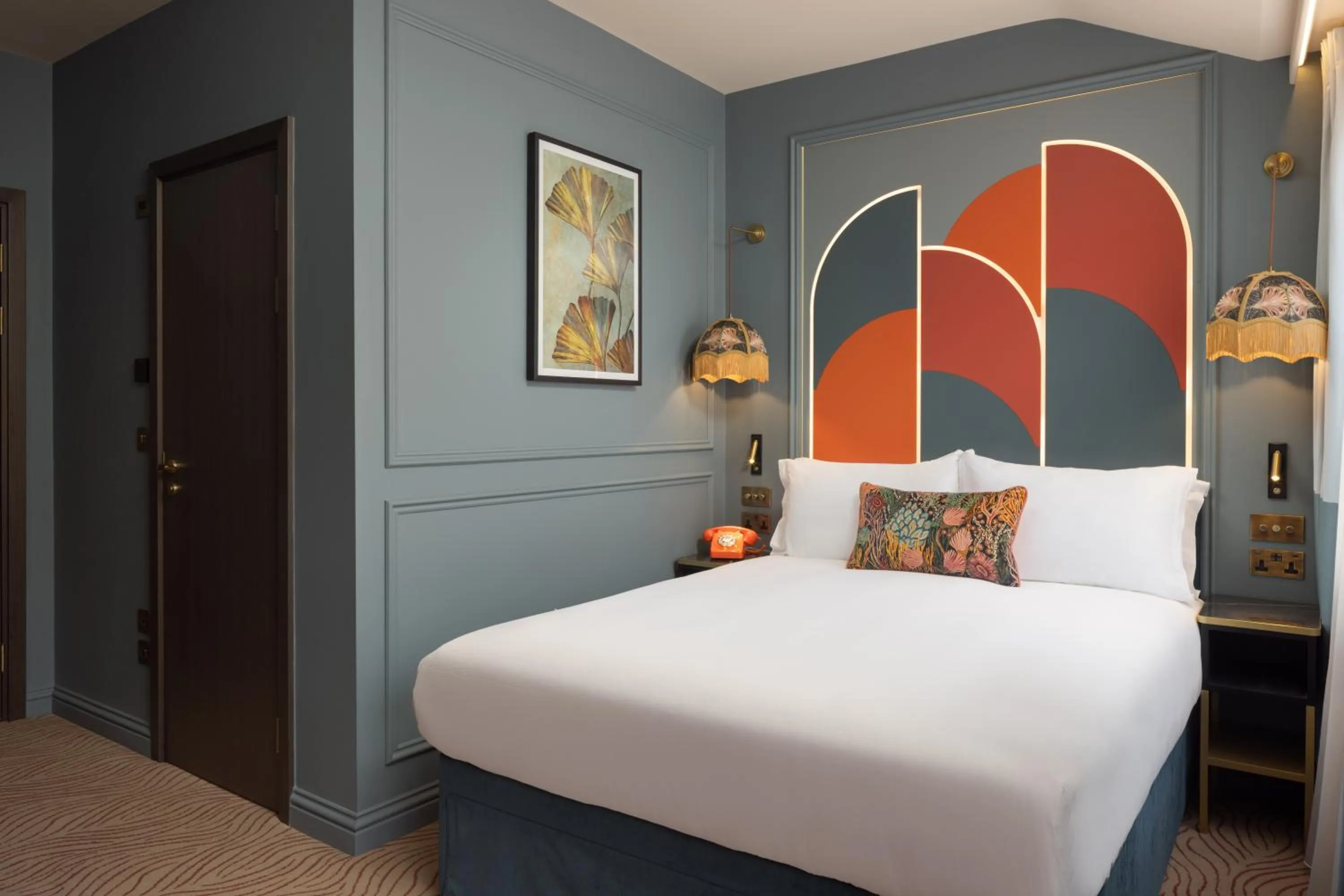 Bedroom, Bed in The Kensington Hideaway