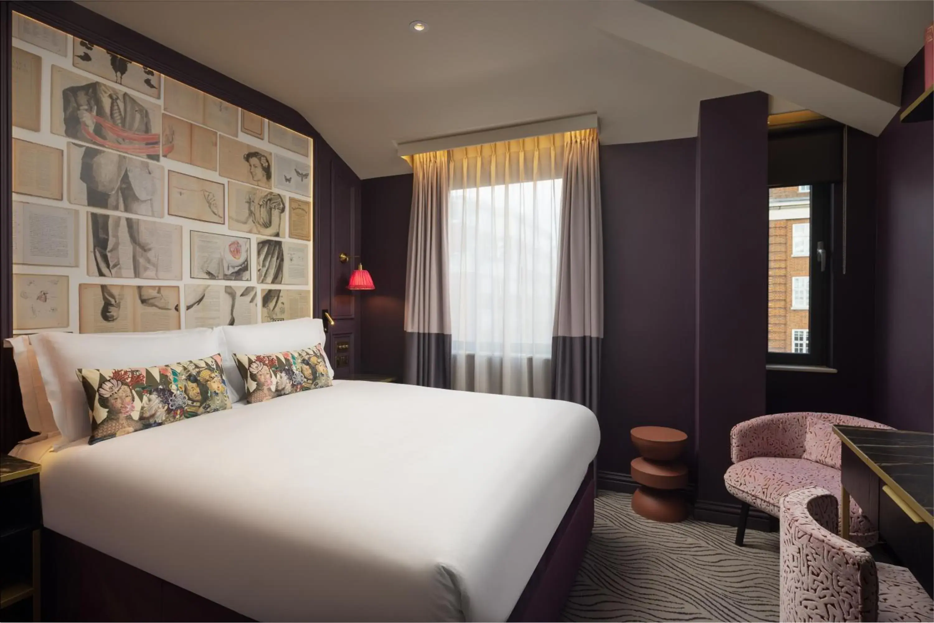 Signature King Room in The Kensington Hideaway Signature King Room in The Kensington Hideaway