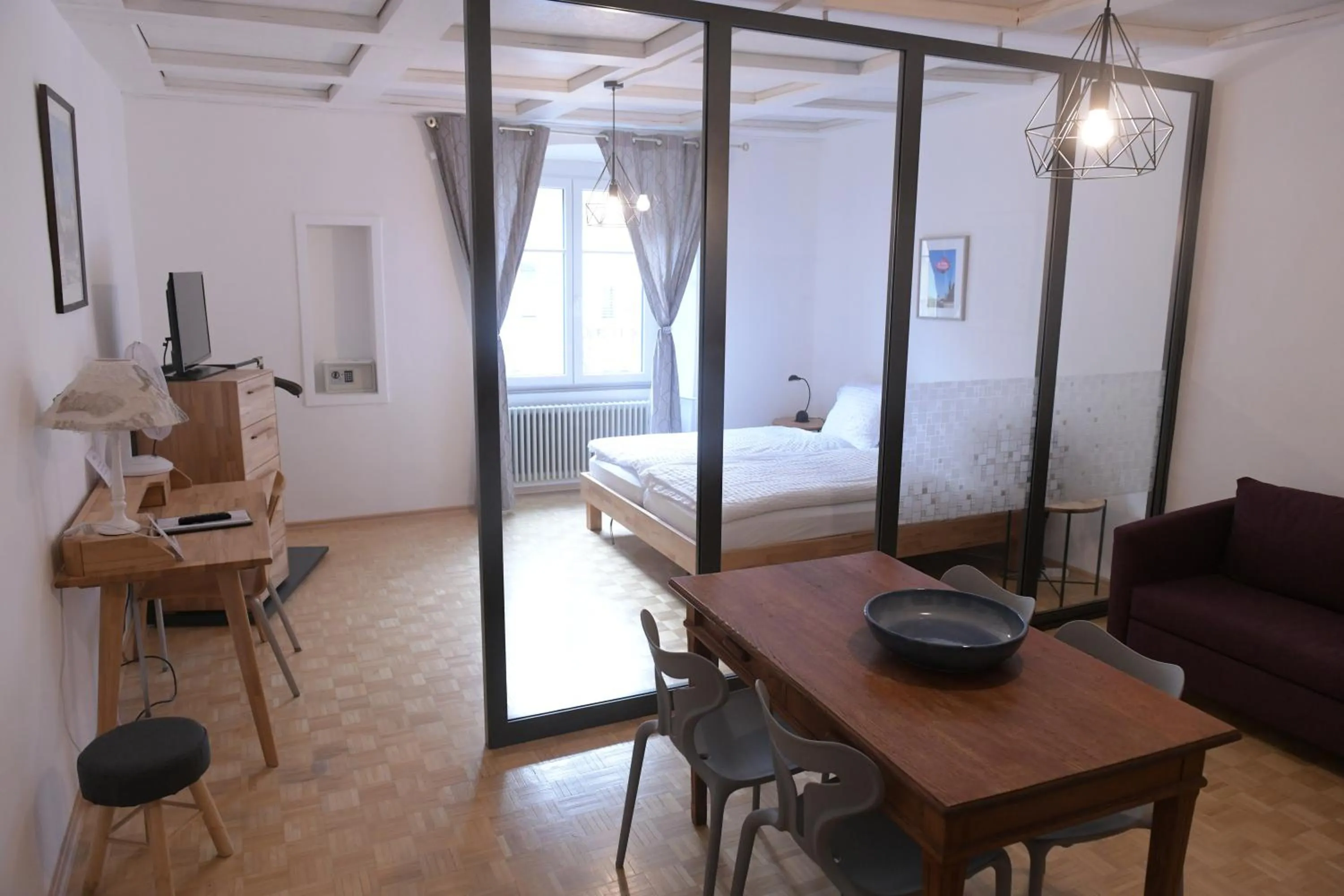 Photo of the whole room, Bed in Albergo Diffuso Porrentruy