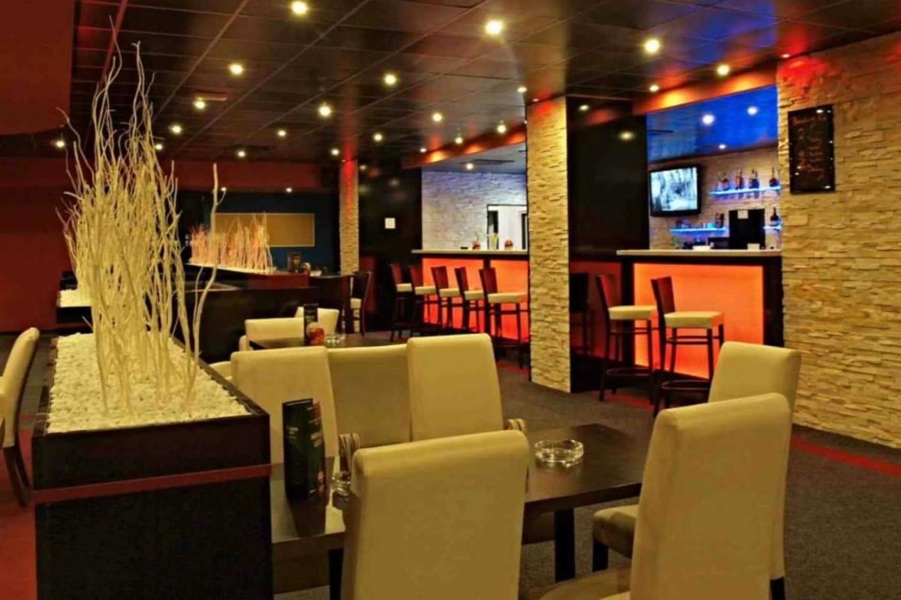 Restaurant/places to eat in Hotel Palcát