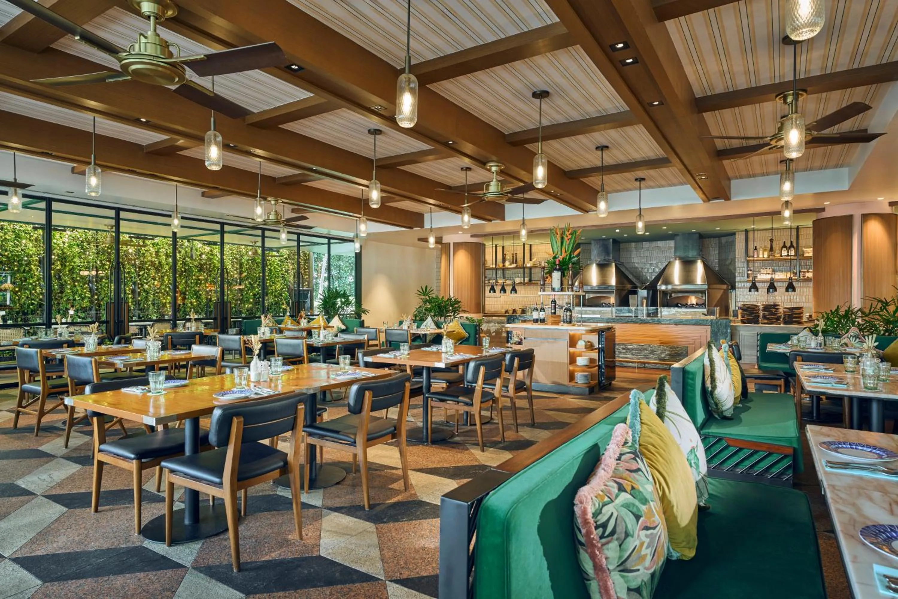 Restaurant/places to eat in InterContinental Singapore Robertson Quay by IHG