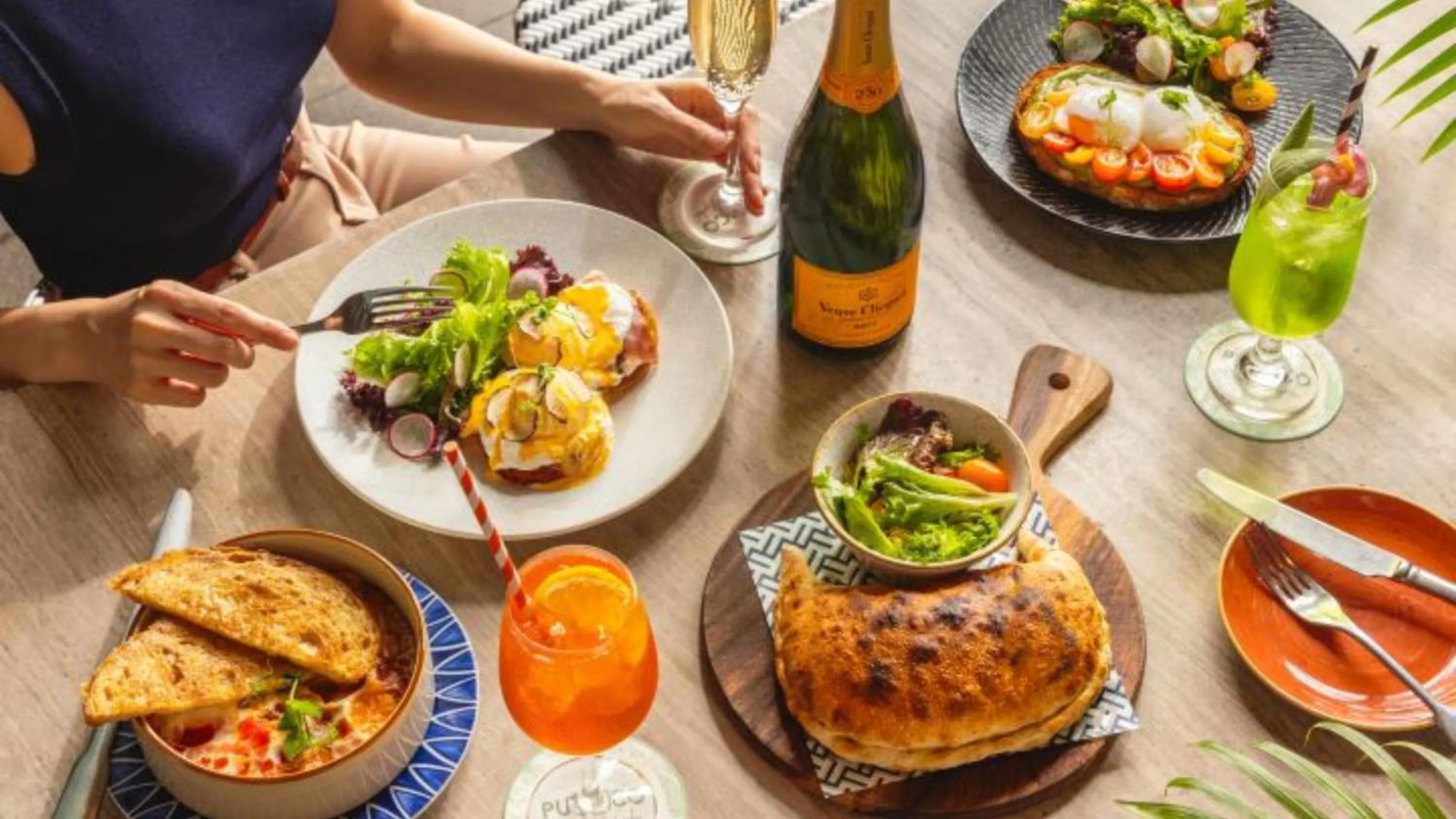 Restaurant/places to eat in InterContinental Singapore Robertson Quay by IHG