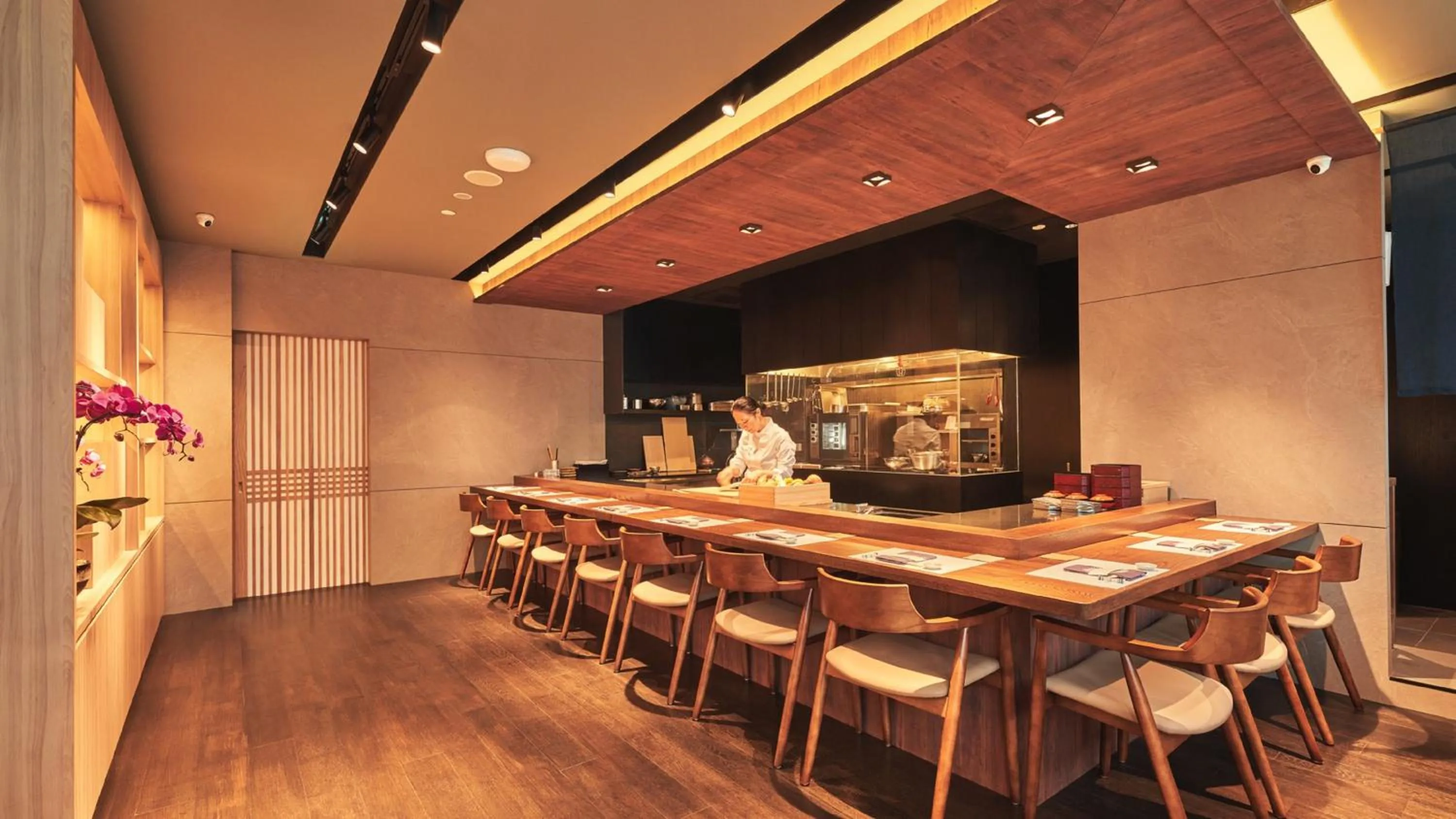 Restaurant/places to eat in InterContinental Singapore Robertson Quay by IHG