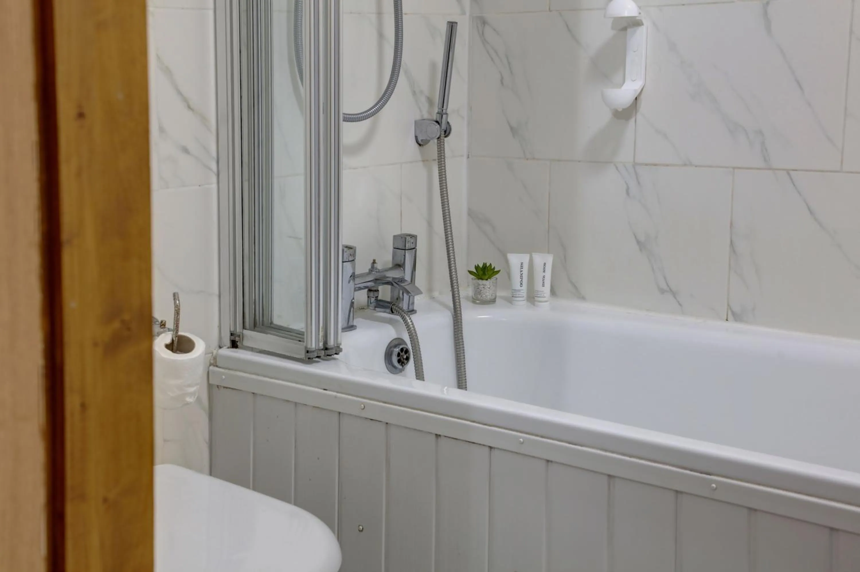 Bathroom in Best Western London Ilford Hotel