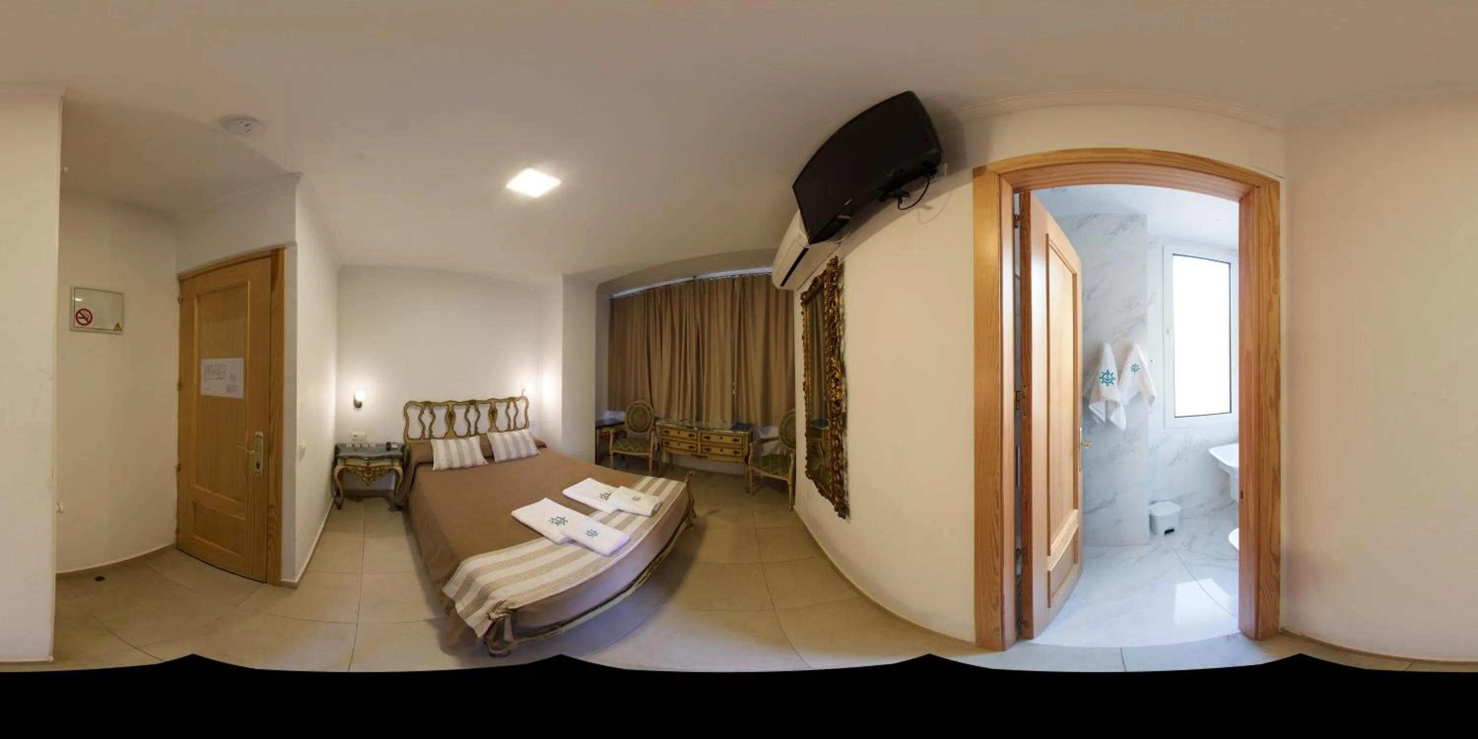 Bedroom, Bed in Hotel Marítimo Urban