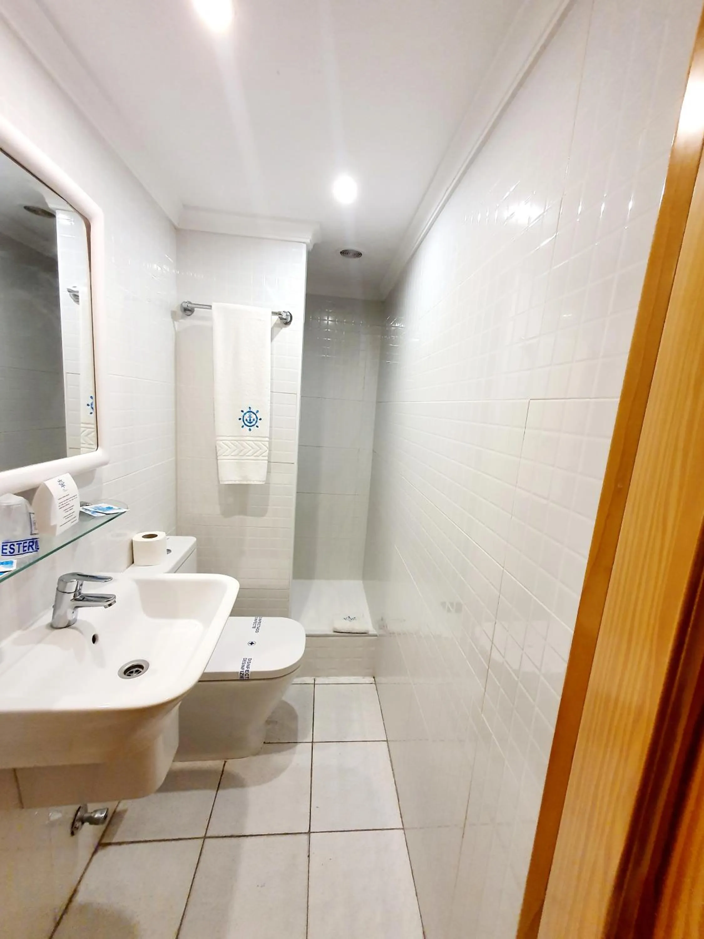 Shower in Hotel Marítimo Urban