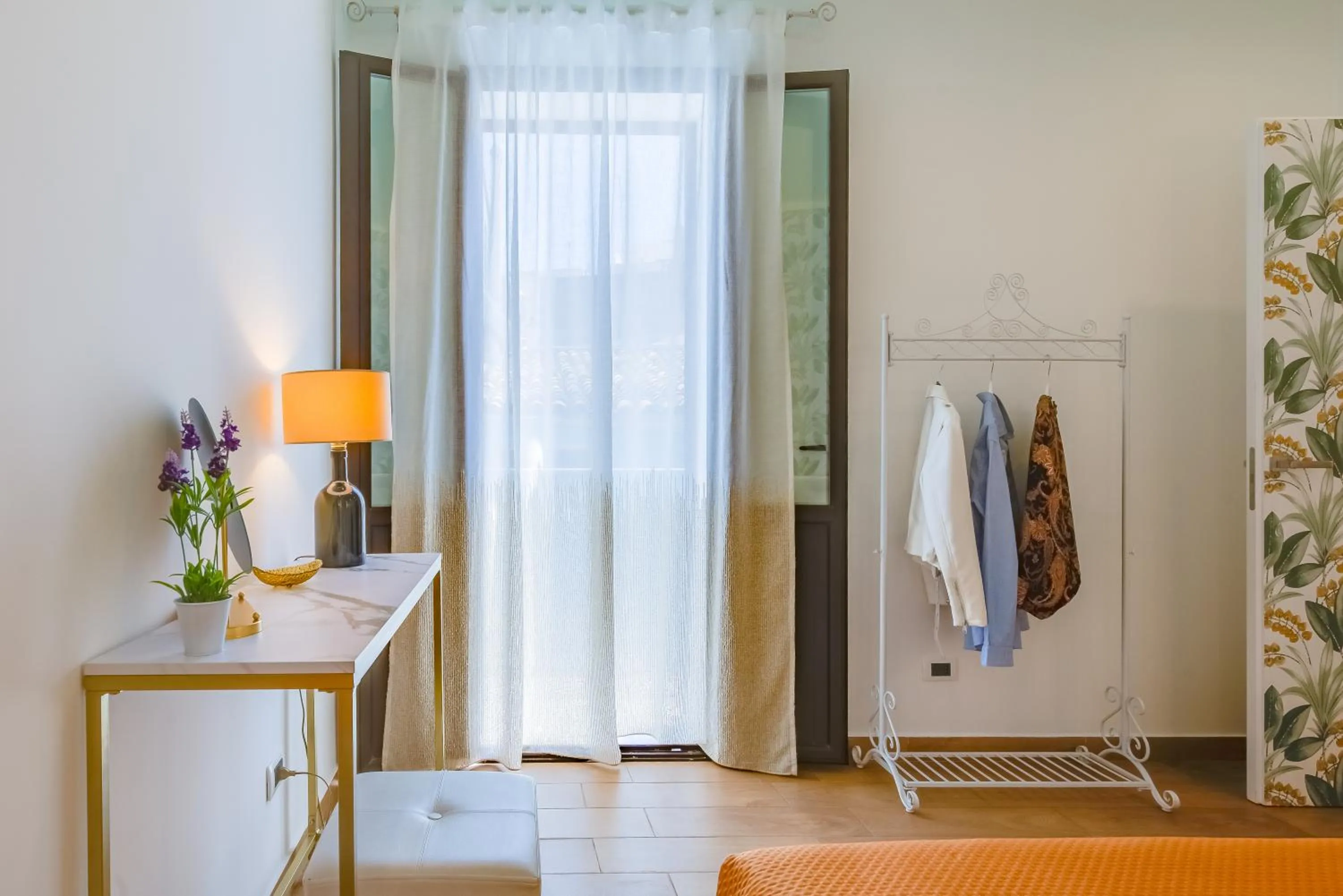 View (from property/room), Bed in La Finestra sul Cortile B&B