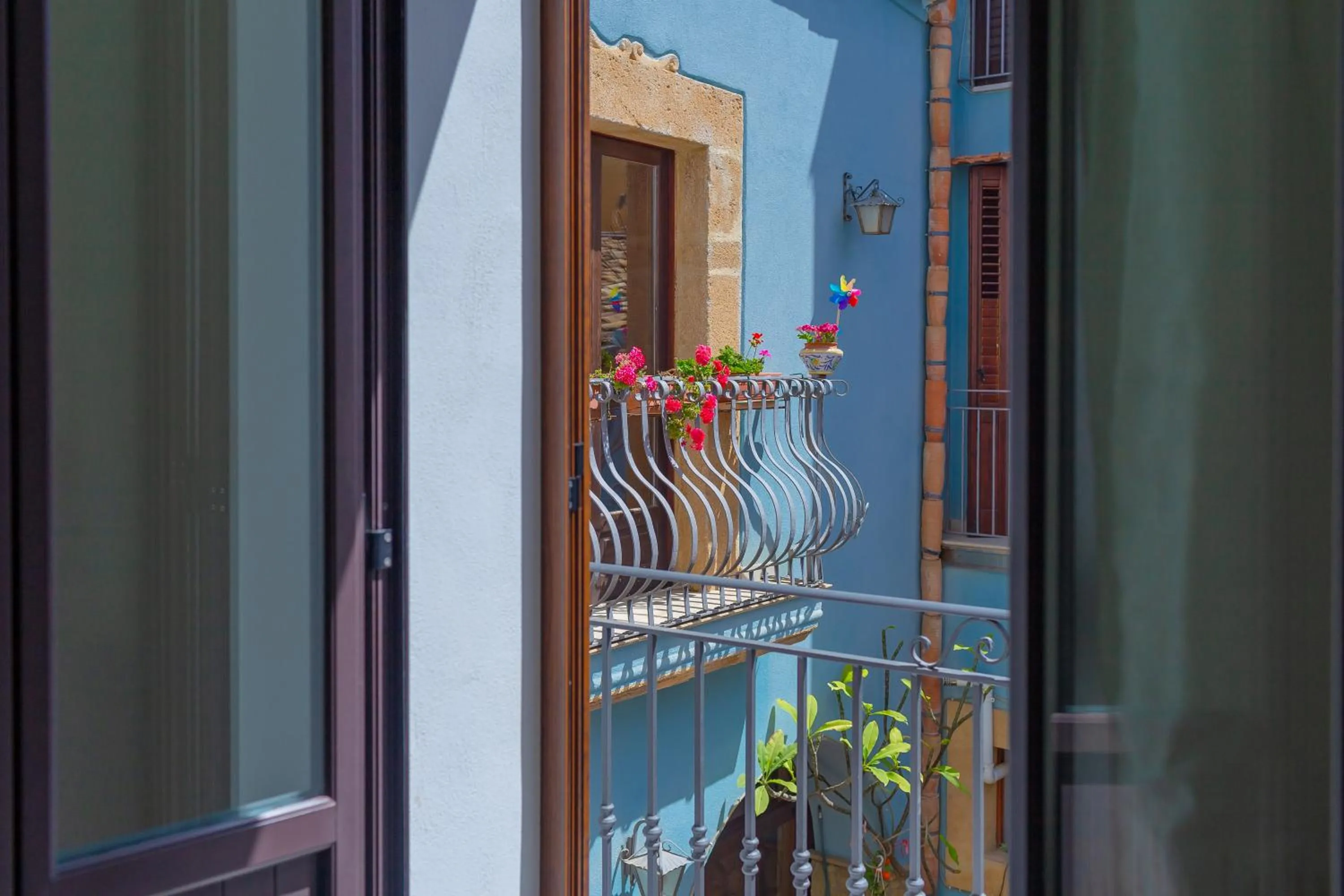 Inner courtyard view in La Finestra sul Cortile B&B