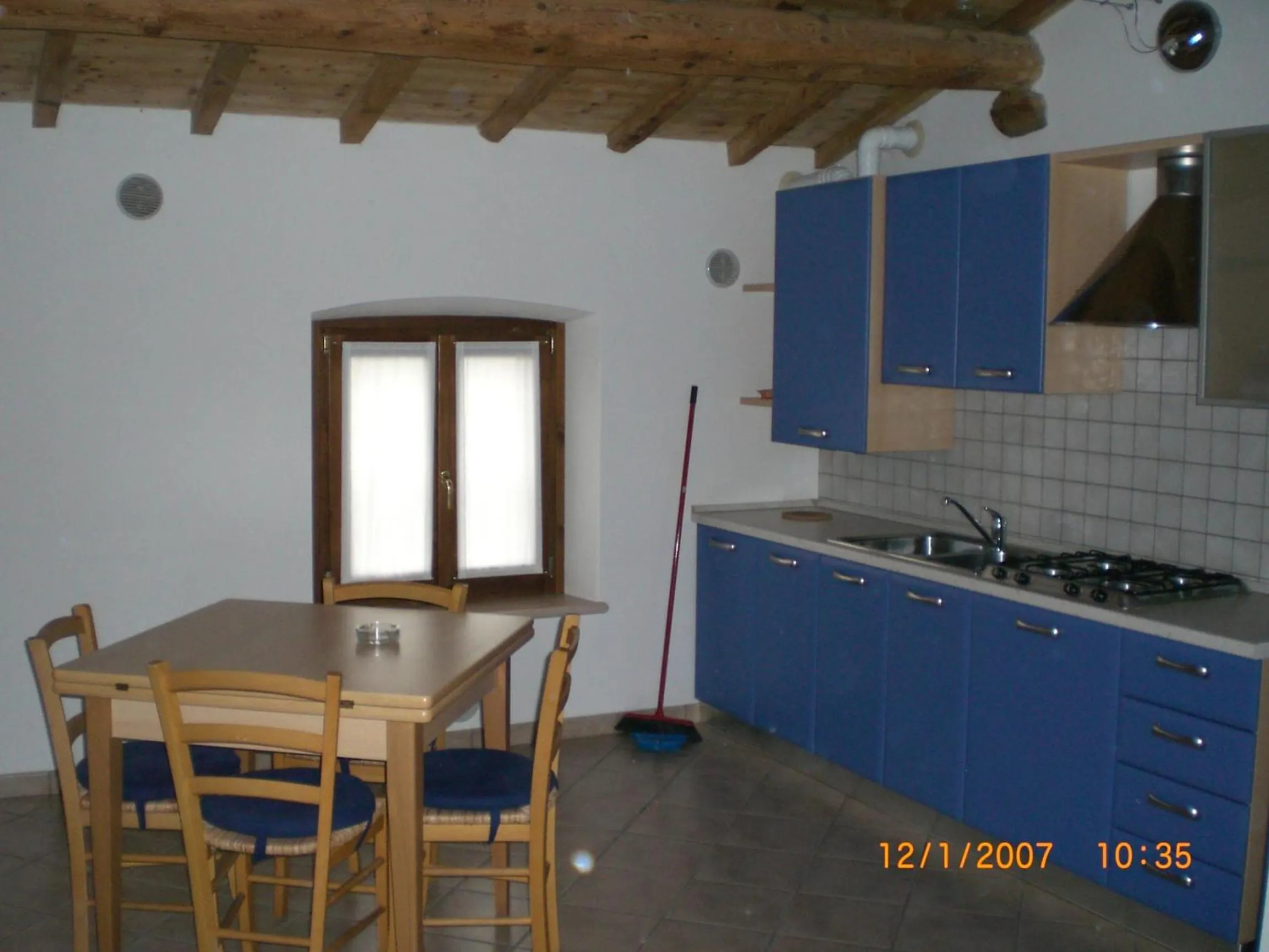 Kitchen or kitchenette in Agriturismo La Palazzina