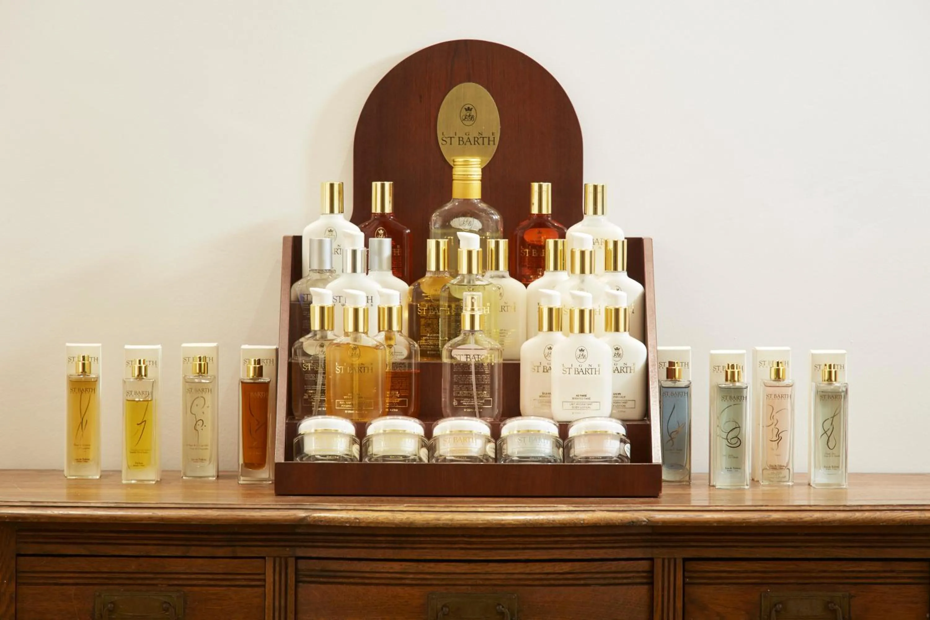 On-site shops in Katikies Santorini - The Leading Hotels Of The World