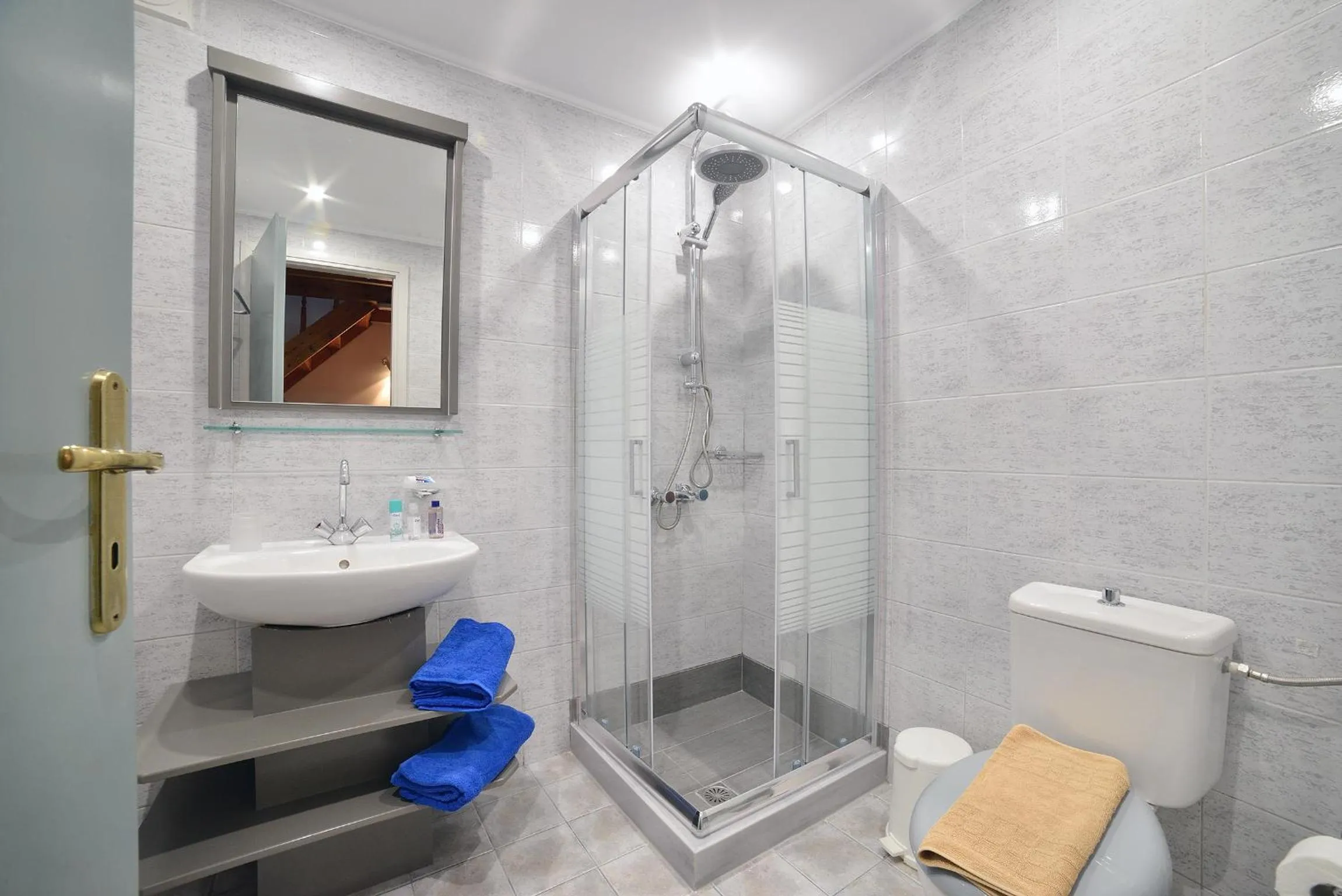 Shower in Mythos- Platanias- Hotel -Apts