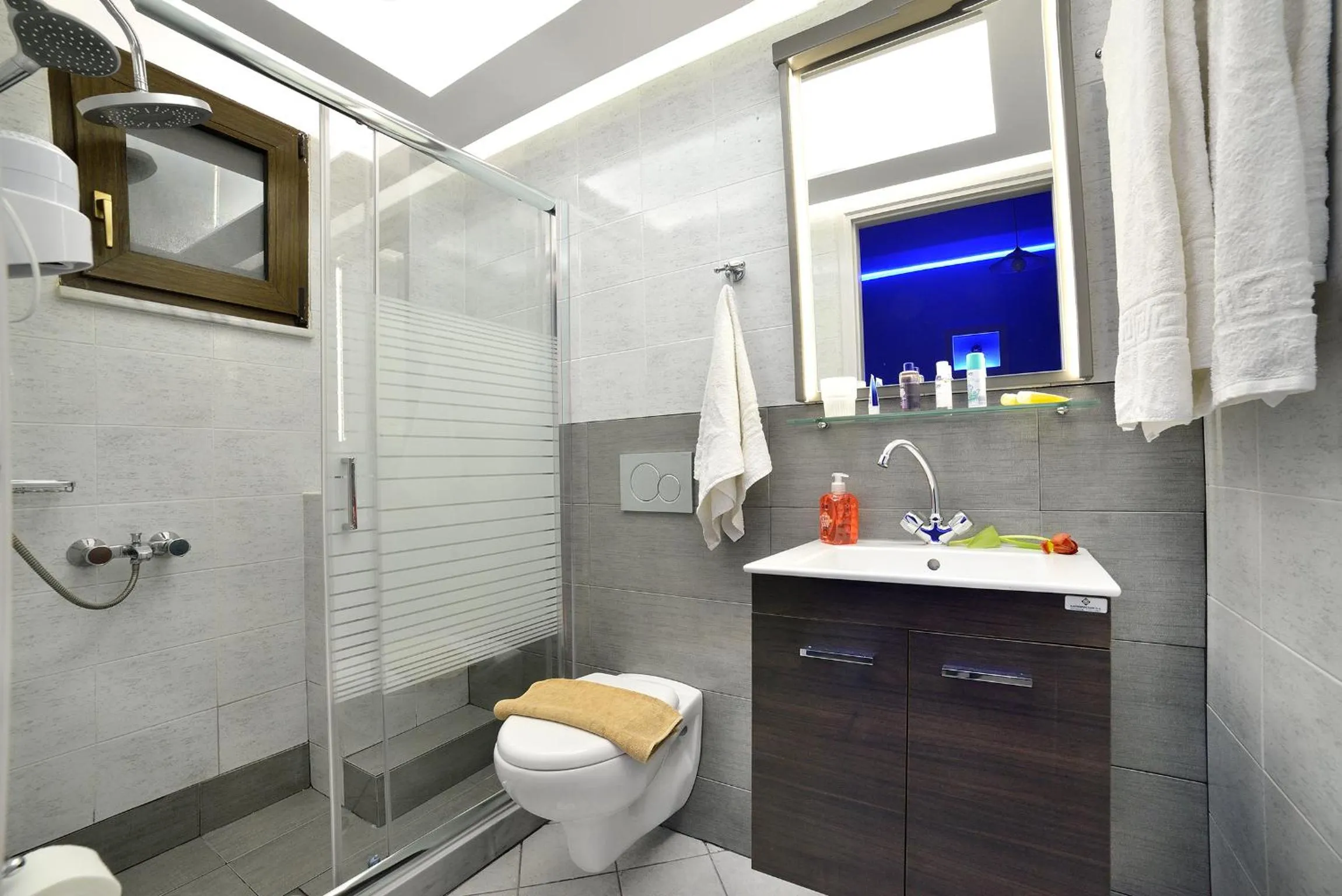 Shower in Mythos- Platanias- Hotel -Apts