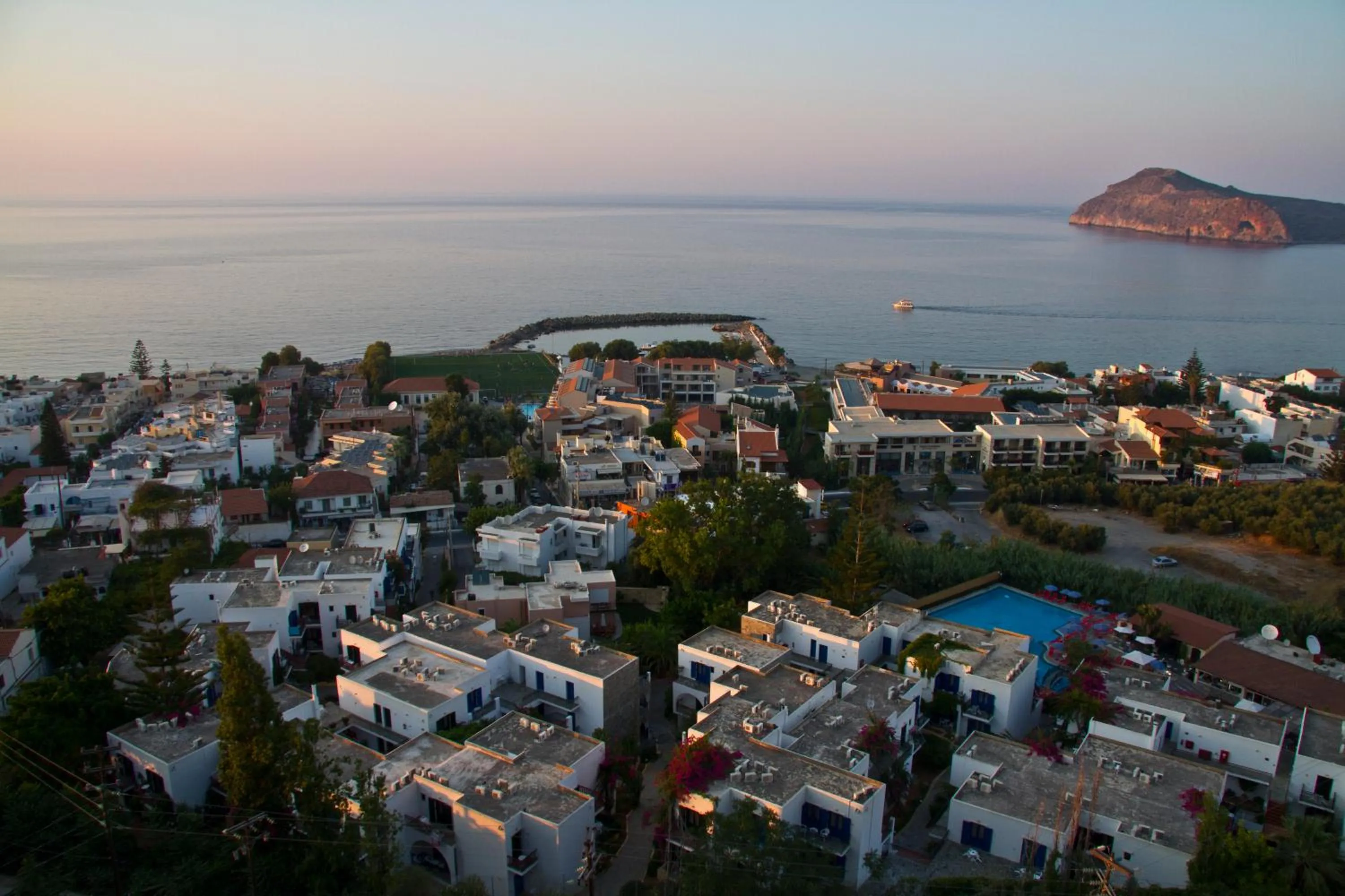 On site in Mythos- Platanias- Hotel -Apts