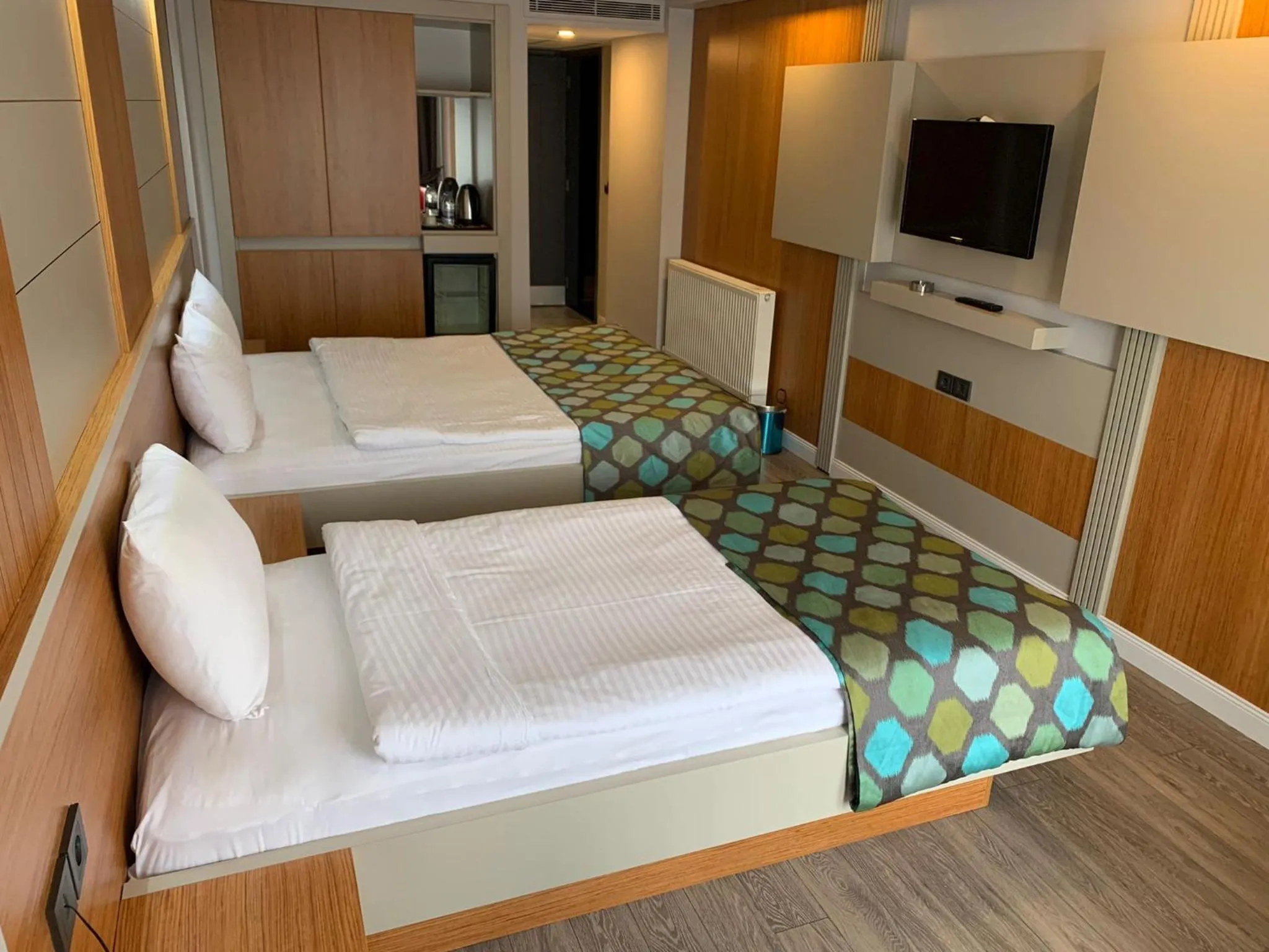 TV/Entertainment Center in SC INN Boutique Hotel