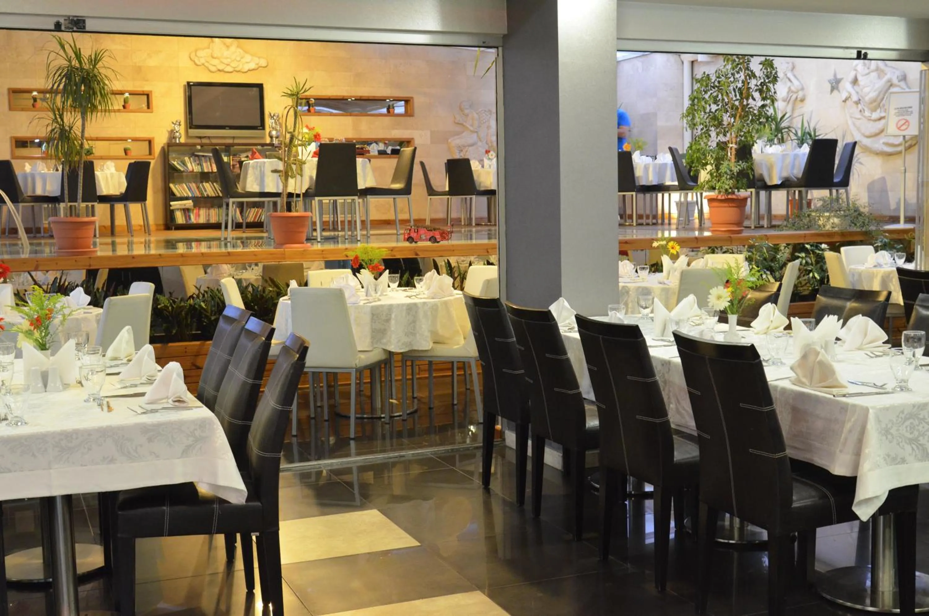 Restaurant/Places to Eat in SC INN Boutique Hotel