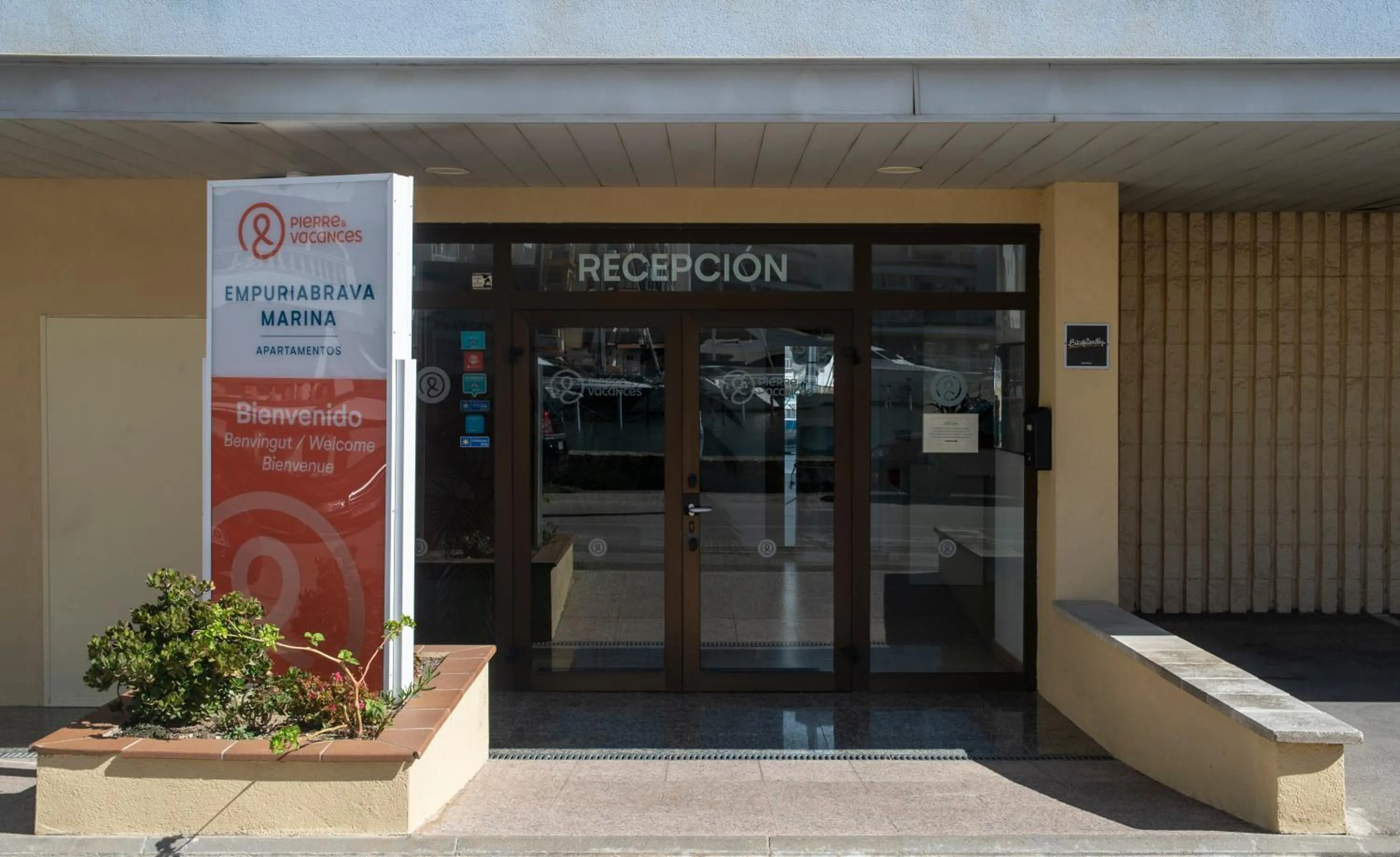Facade/entrance in Pierre & Vacances Empuriabrava Marina