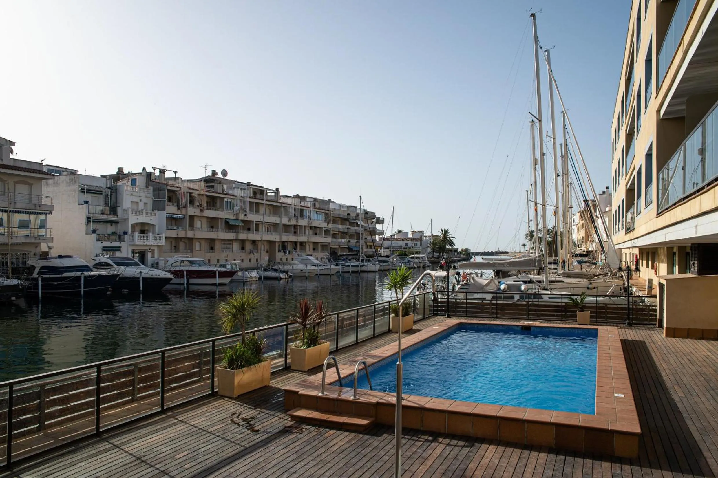 Swimming pool in Pierre & Vacances Empuriabrava Marina