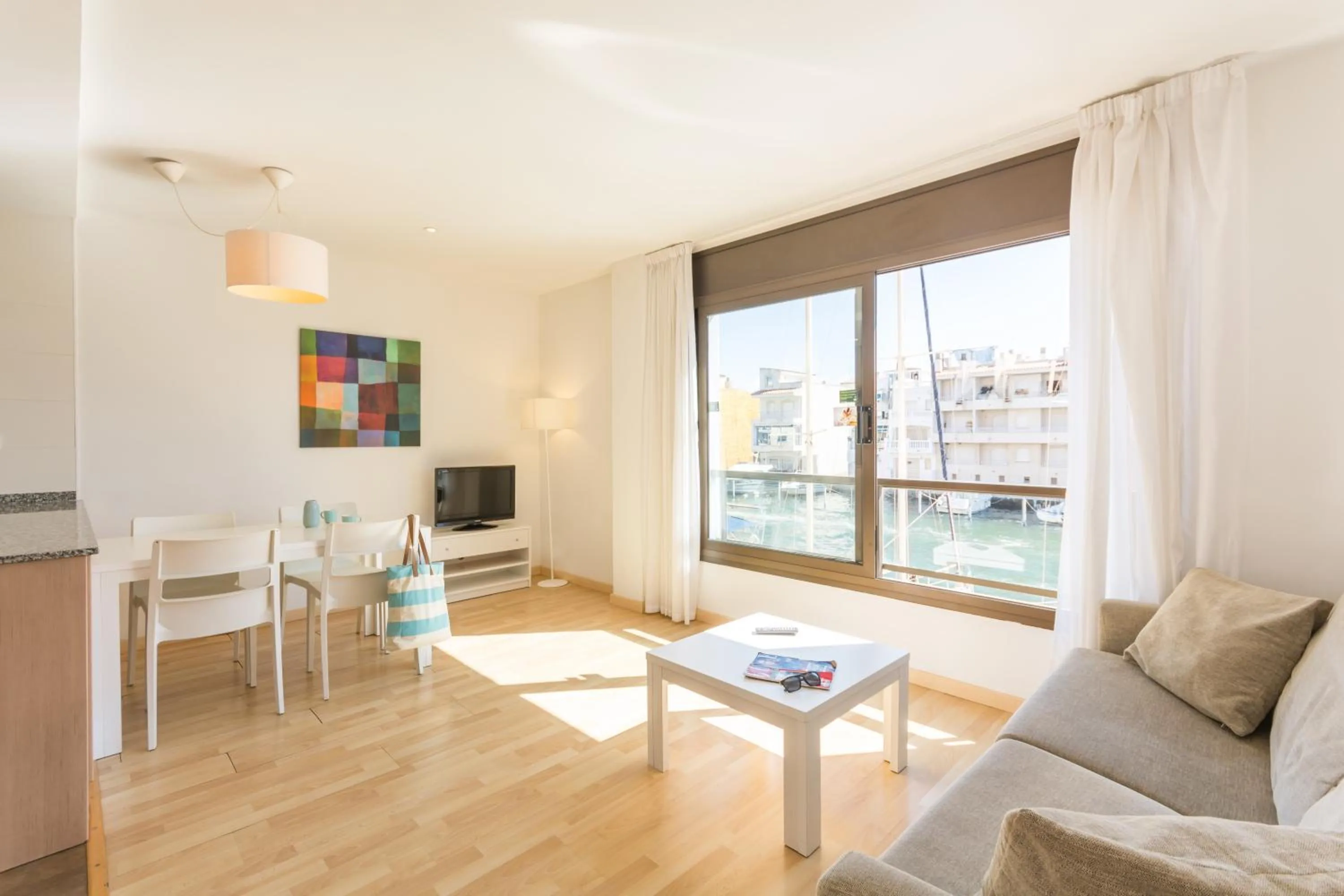 Communal lounge/ TV room in Pierre & Vacances Empuriabrava Marina