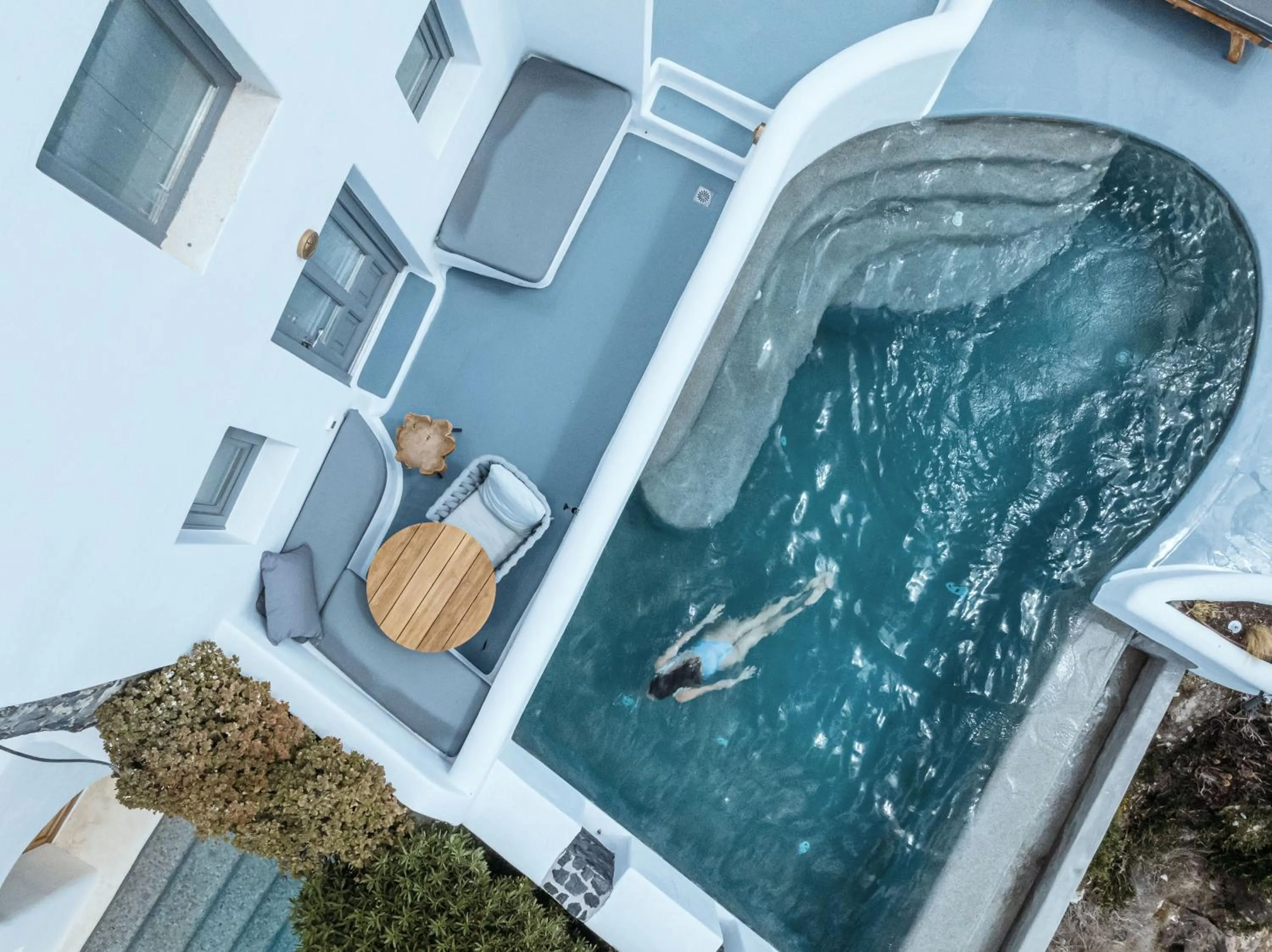 Property building in IKIES Santorini