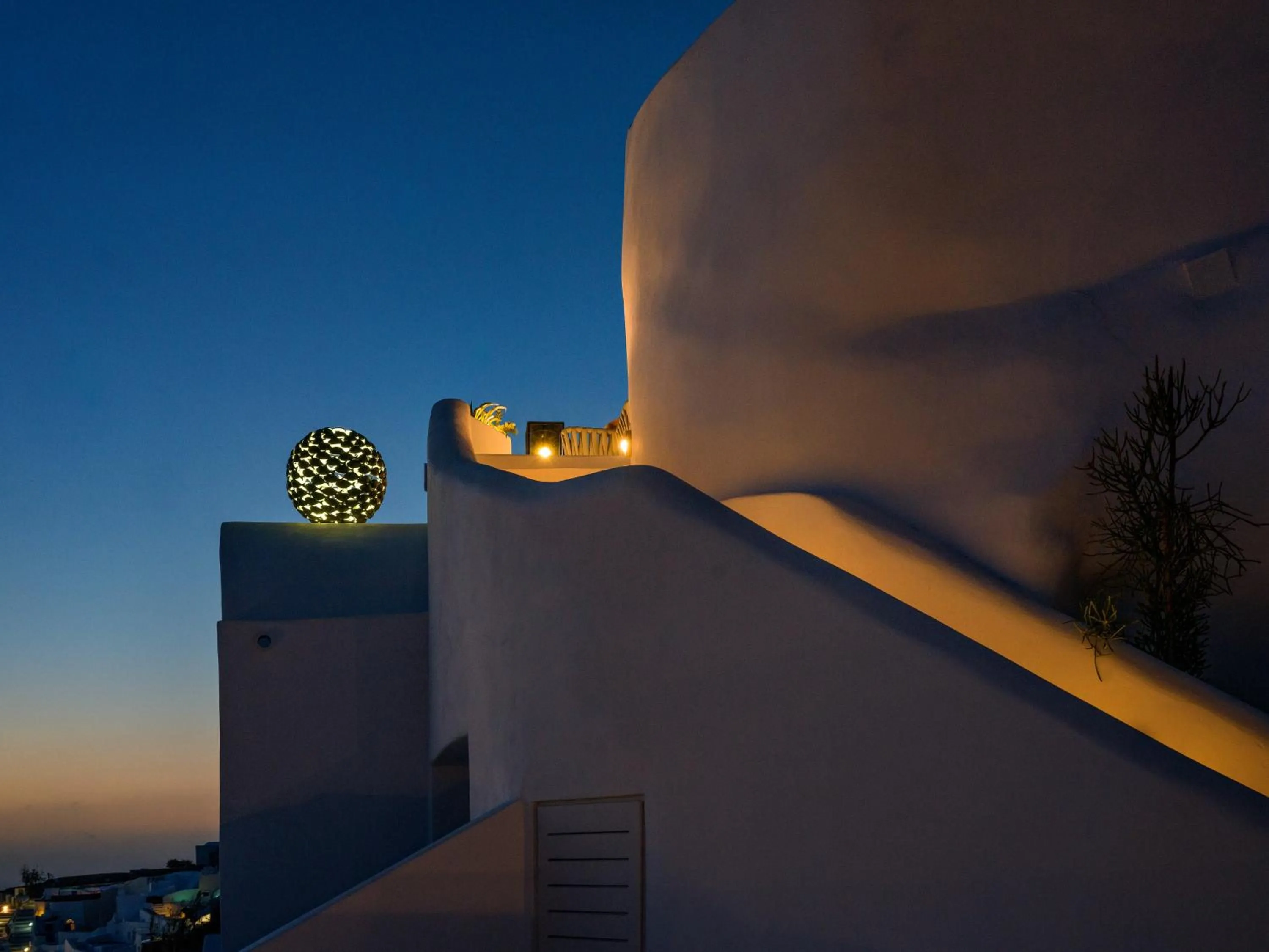 Property building in IKIES Santorini