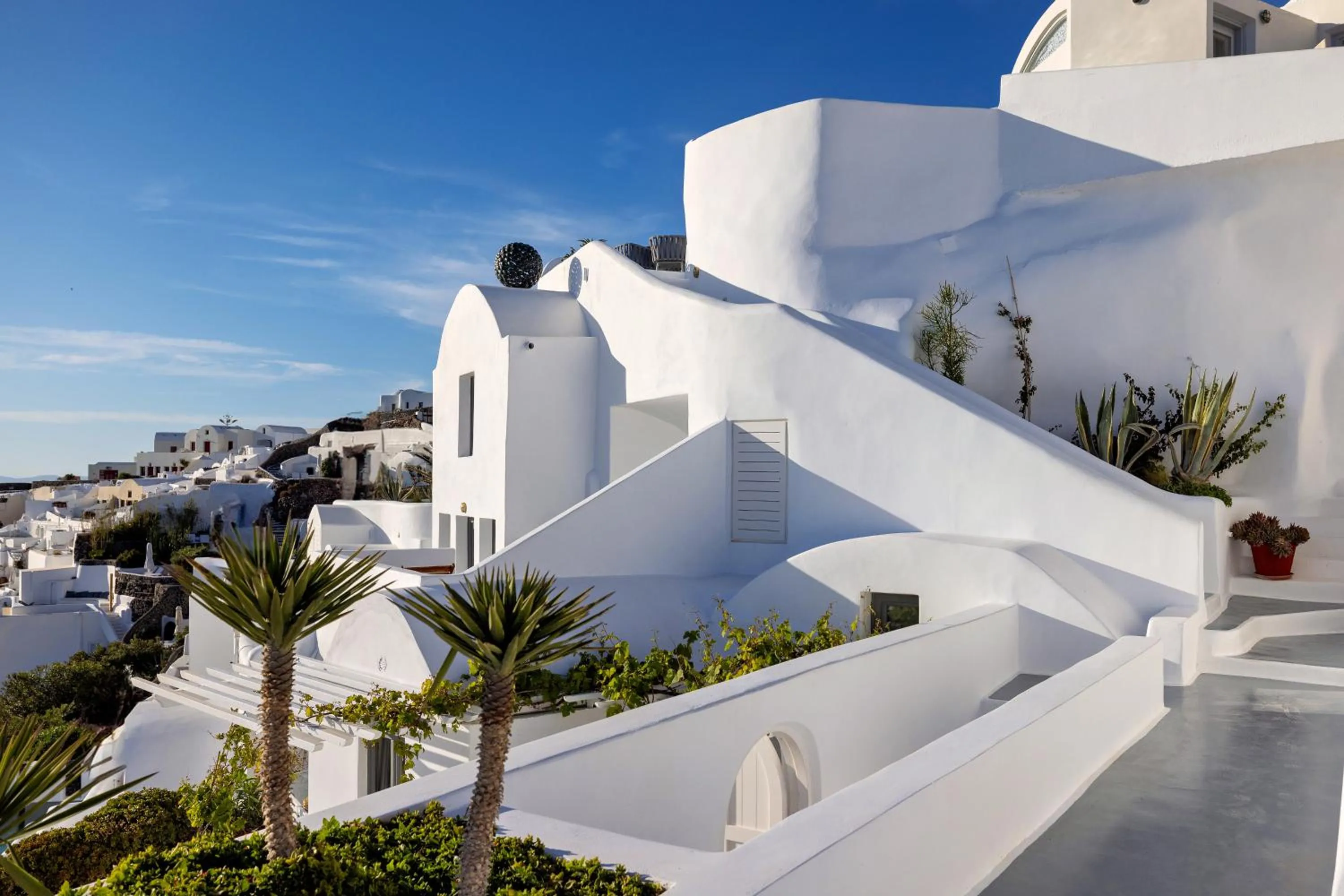 Property building in IKIES Santorini