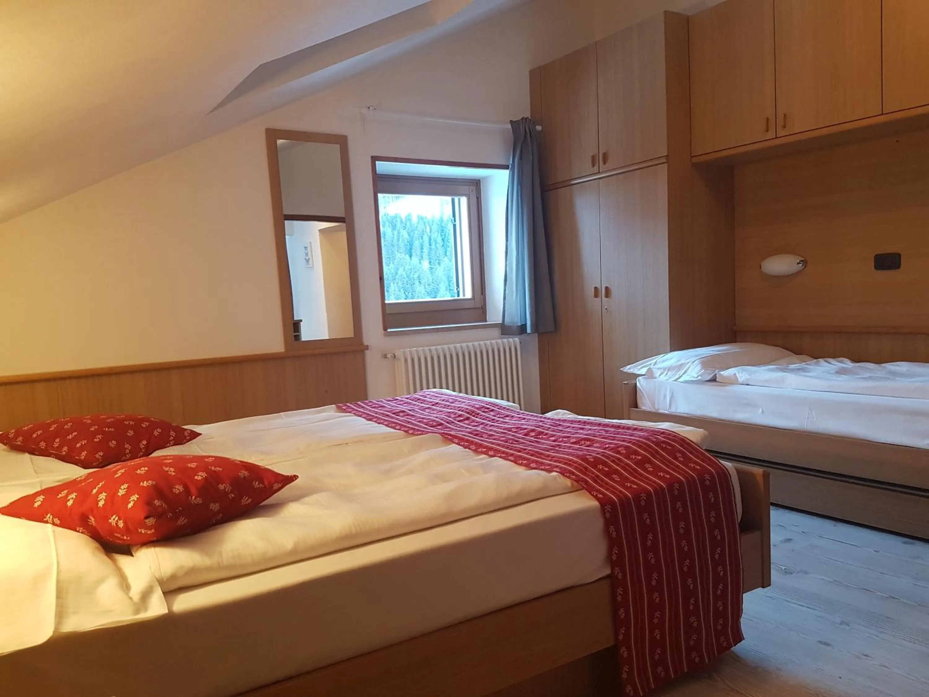 Bed in Ciasa Alpina Relax Hotel