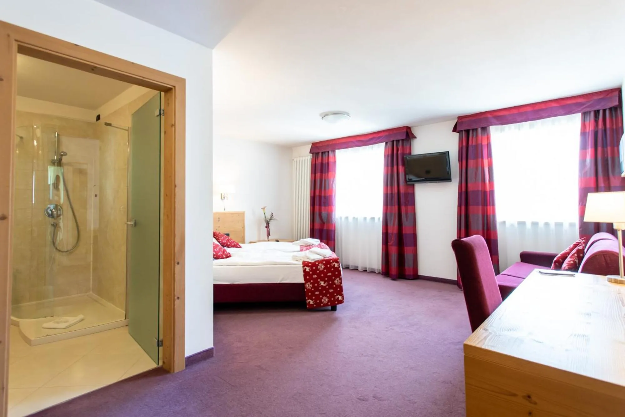 Bed in Ciasa Alpina Relax Hotel