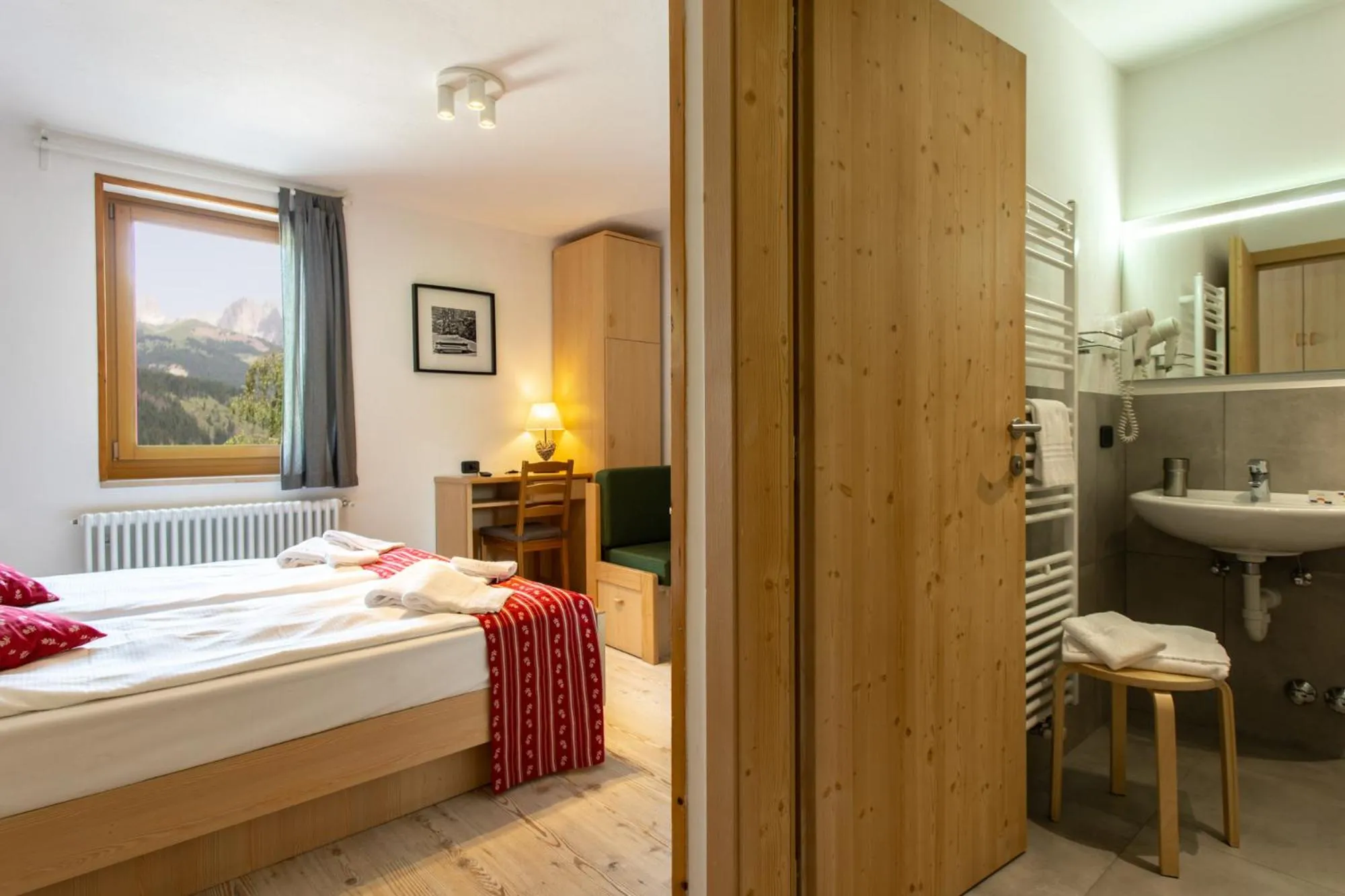 Bed in Ciasa Alpina Relax Hotel