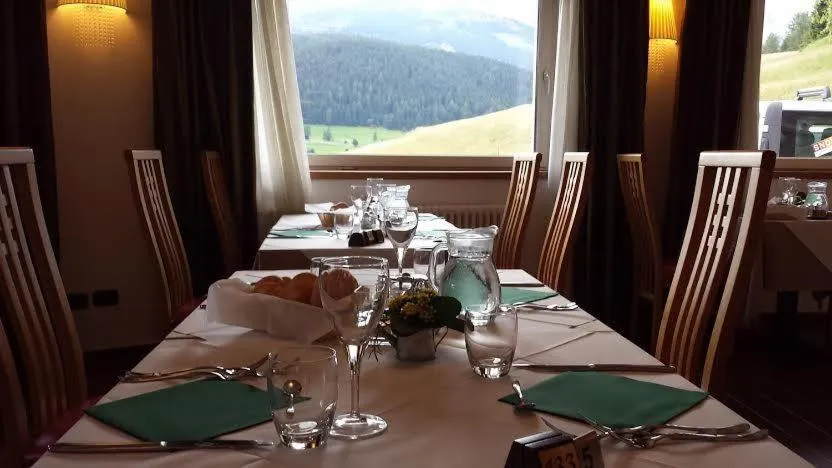 Restaurant/places to eat in Ciasa Alpina Relax Hotel