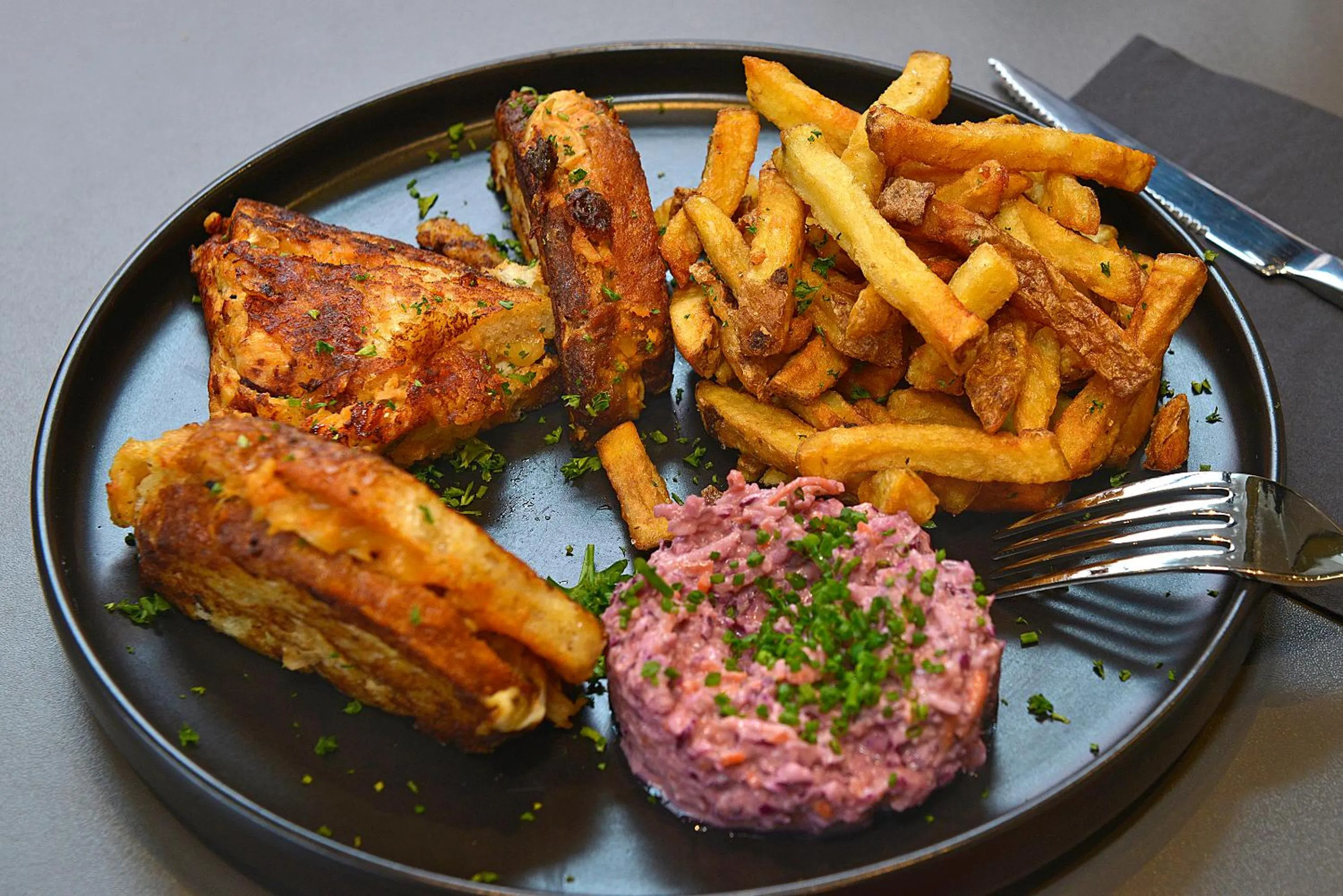 Restaurant/places to eat in Logis Hôtel Maison Voltaire