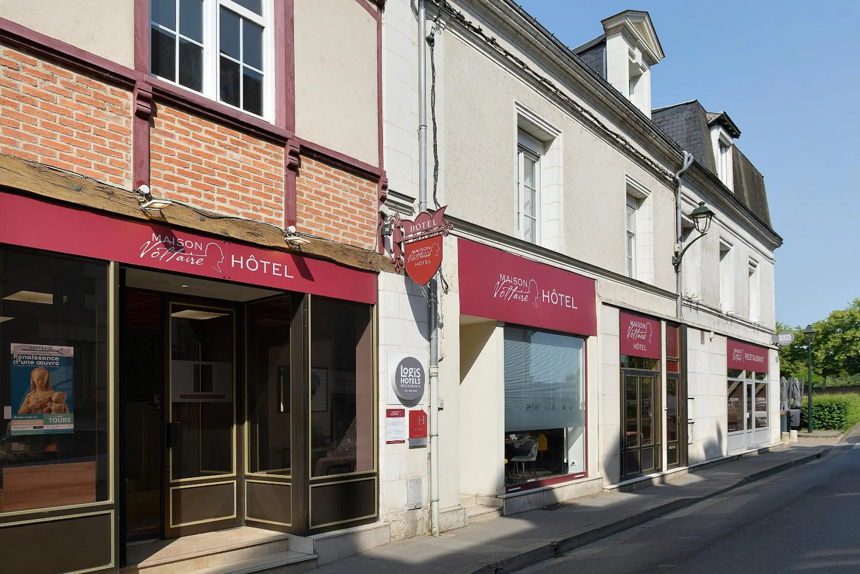 Property building in Logis Hôtel Maison Voltaire