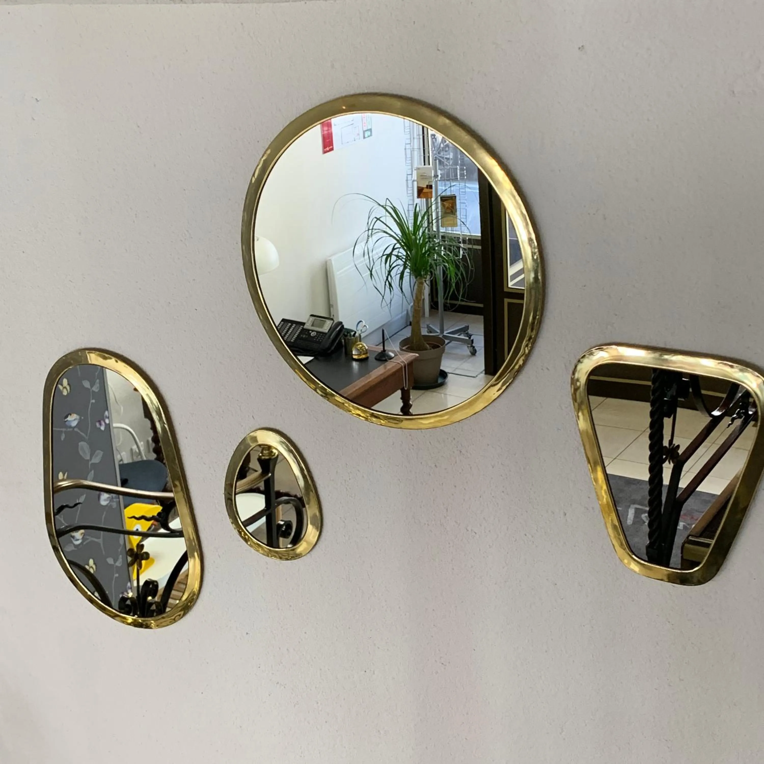 Decorative detail in Logis Hôtel Maison Voltaire