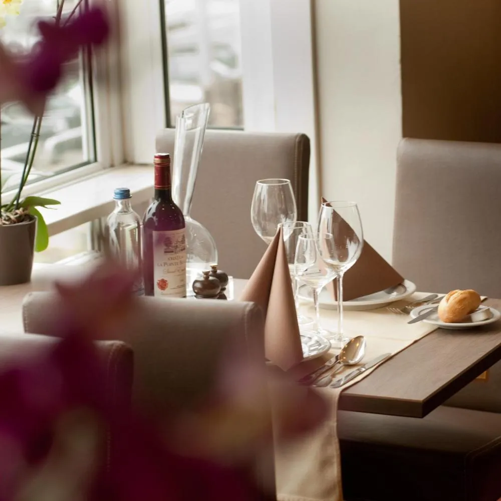 Restaurant/places to eat in Hotel Les Mouettes